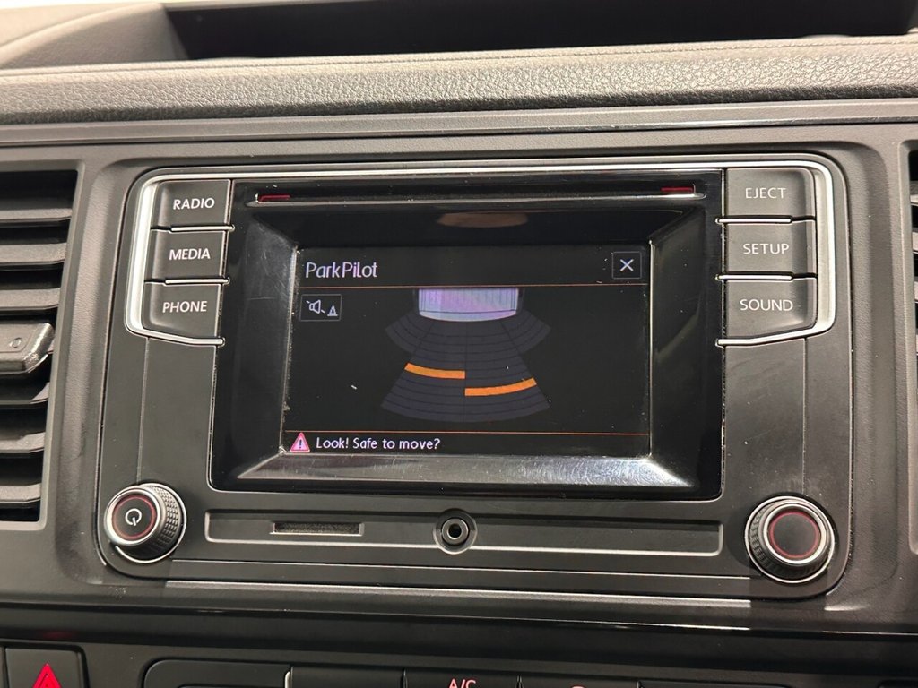 Used Volkswagen Transporter 2018 for sale - 77719732: Photo 16