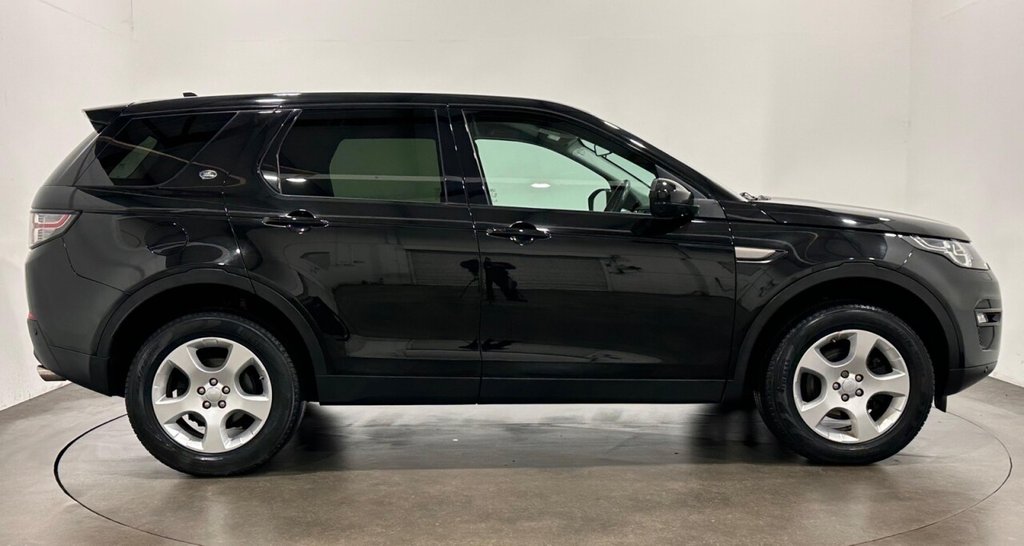Used Land Rover Discovery Sport 2016 for sale - 77437350: Photo 5