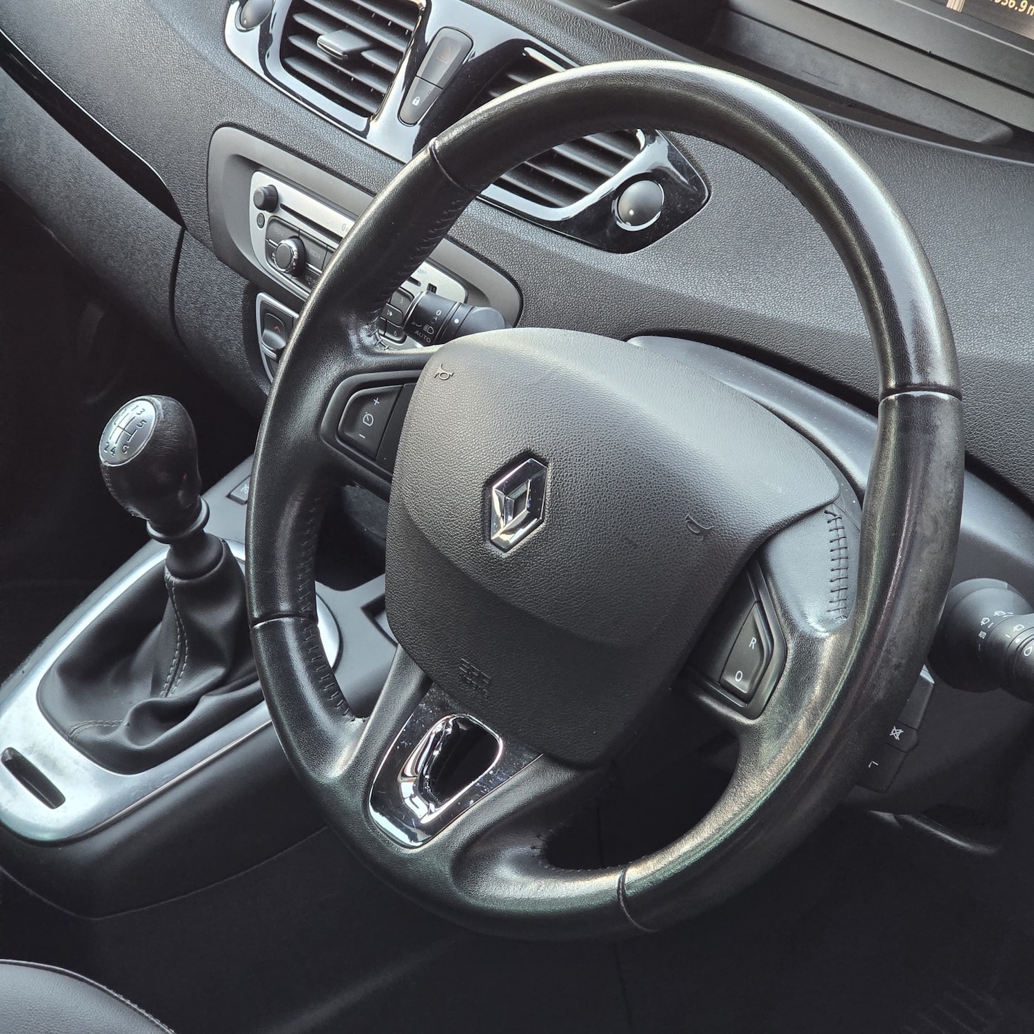 Used Renault Scenic 2015 for sale - 76894933: Photo 13