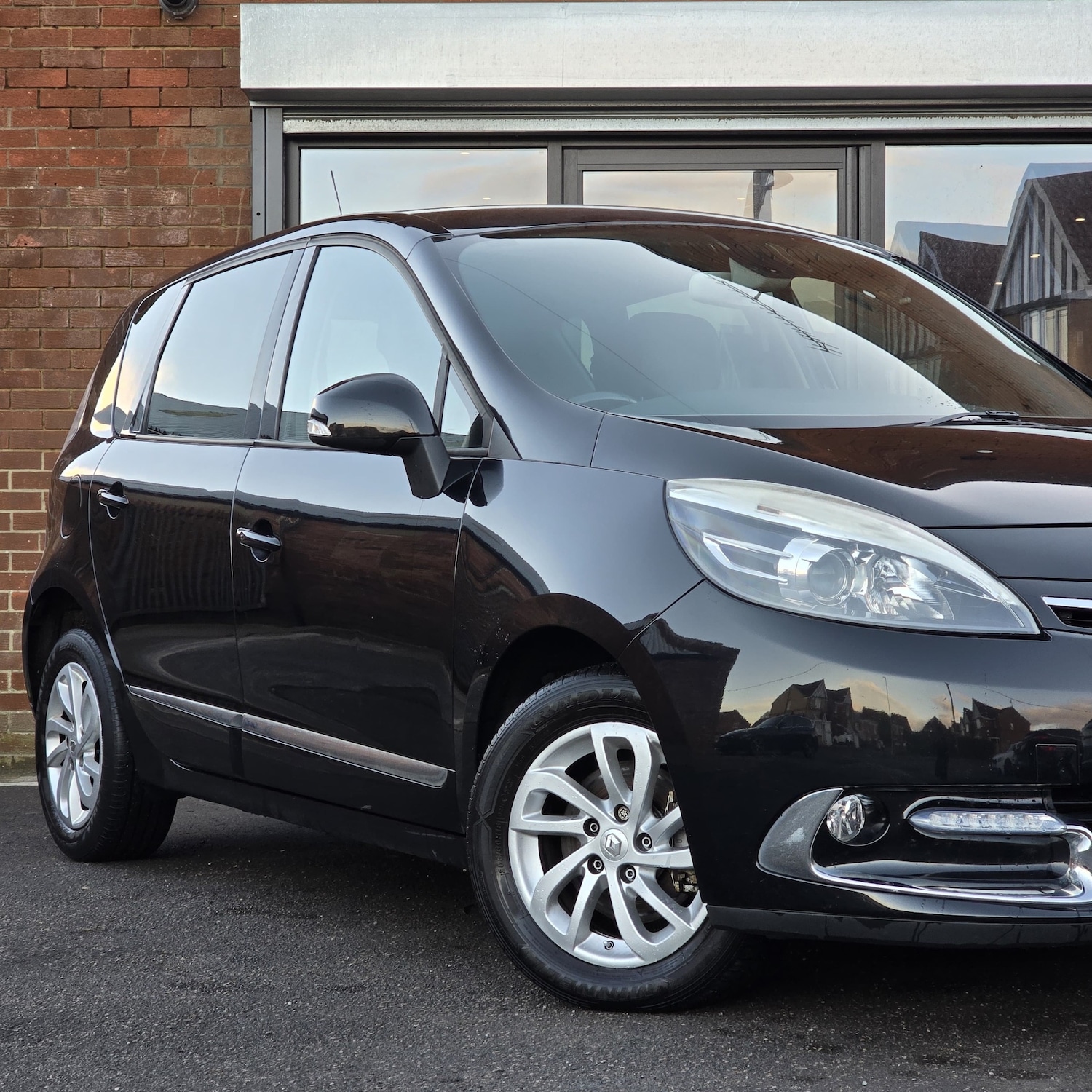 Used Renault Scenic 2015 for sale - 76894933: Photo 2