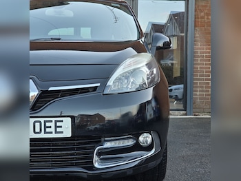 Used Renault Scenic 2015 for sale - 76894933: Photo