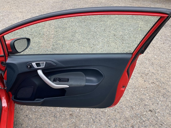 Used Ford Fiesta 2012 for sale - 76083611: Photo 11