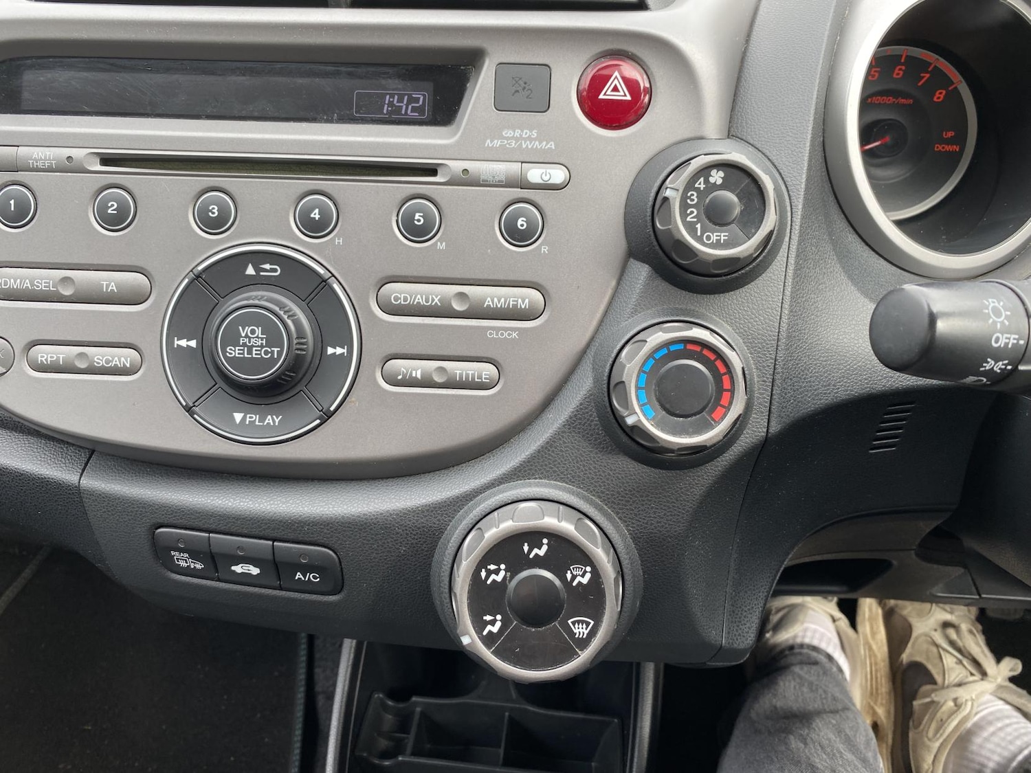 Used Honda Jazz 2010 for sale - 78085656: Photo 46