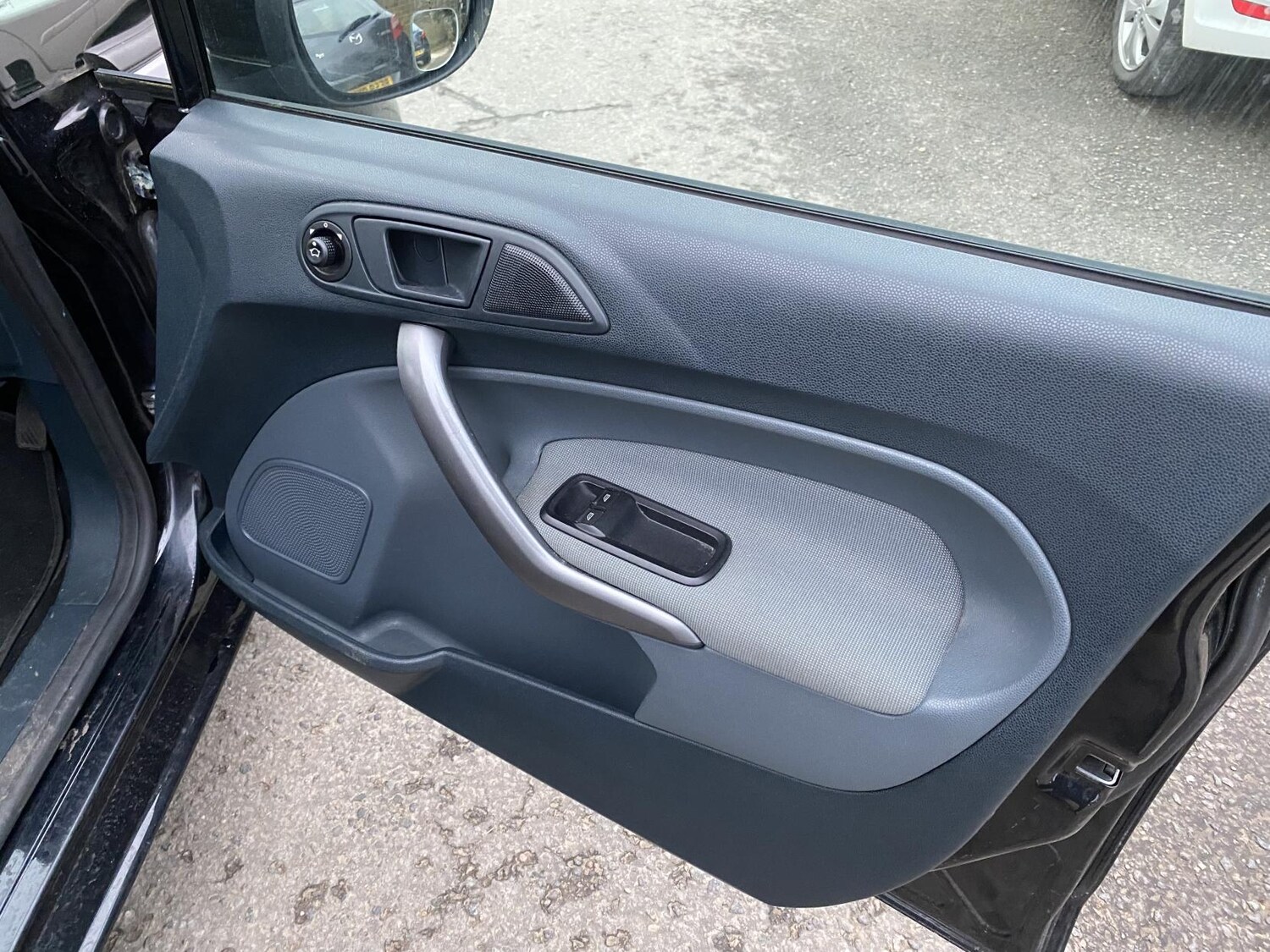 Used Ford Fiesta 2011 for sale - 77548653: Photo 32