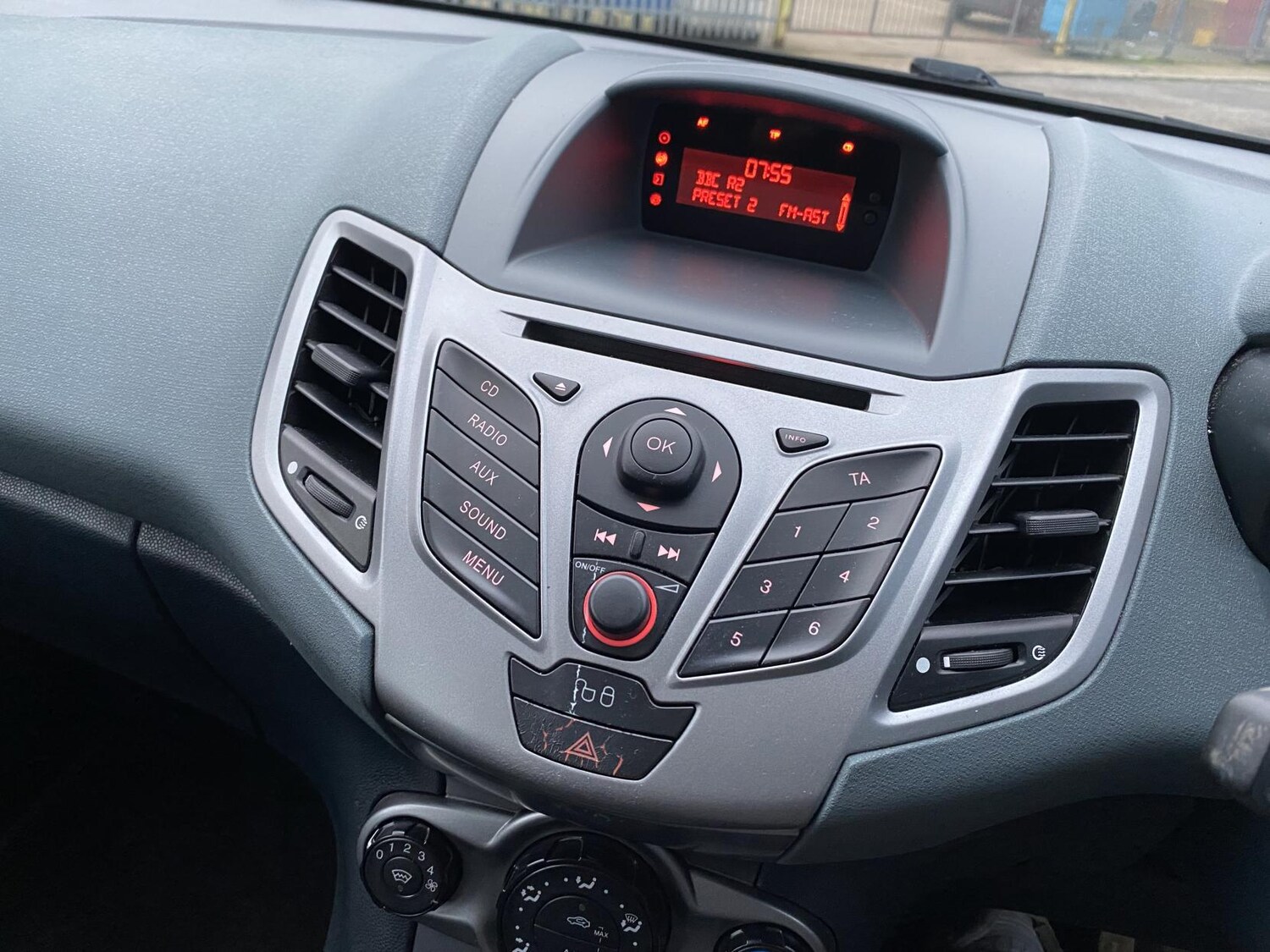 Used Ford Fiesta 2011 for sale - 77548653: Photo 34