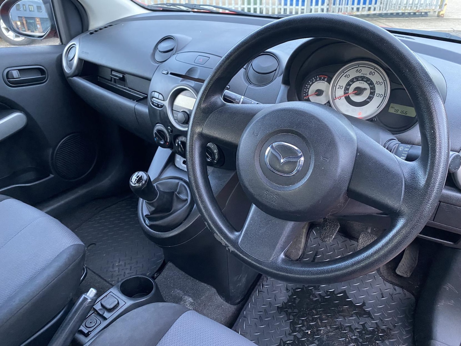 Used Mazda Mazda2 2010 for sale - 77205047: Photo 11