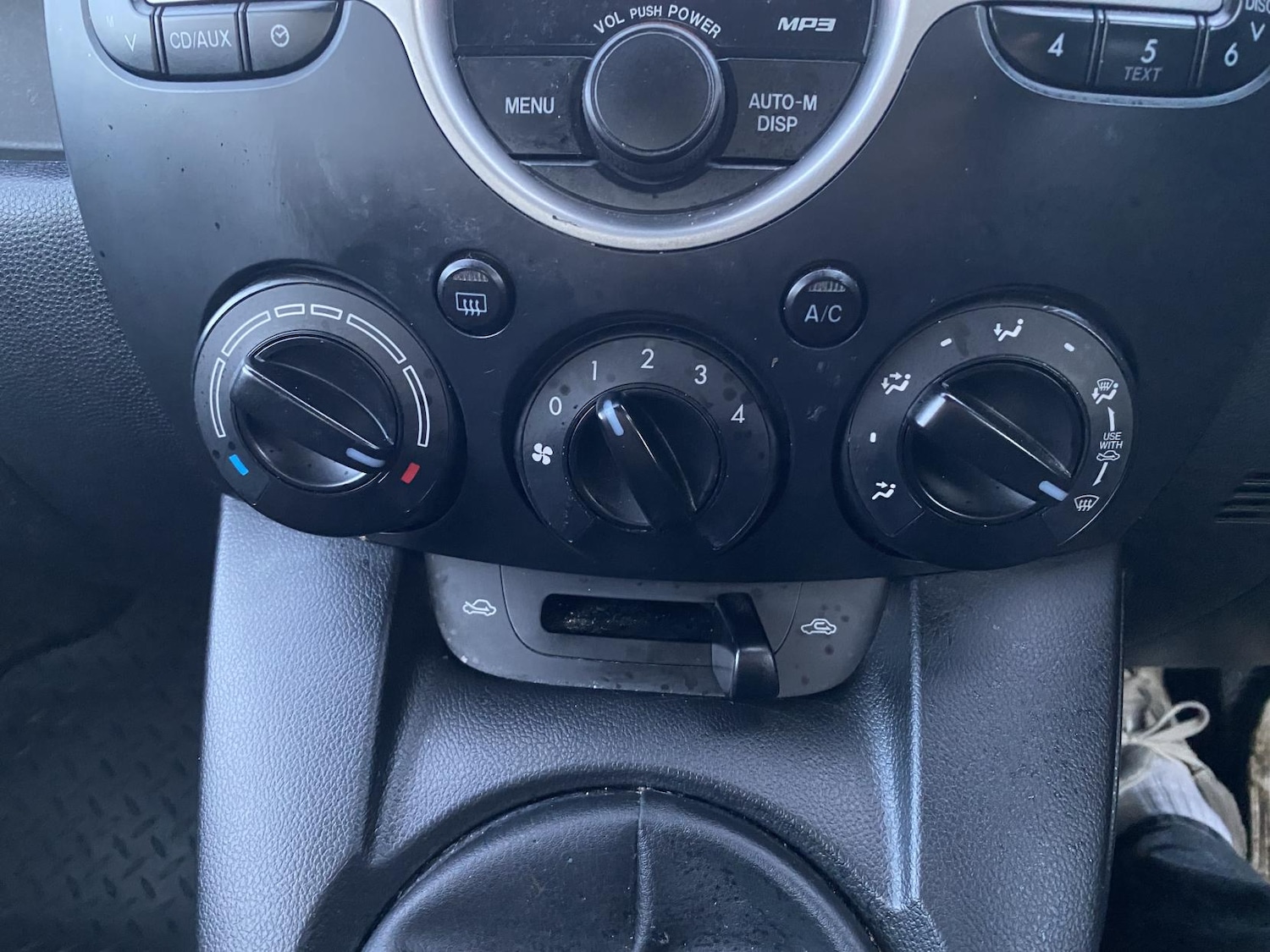 Used Mazda Mazda2 2010 for sale - 77205047: Photo 18