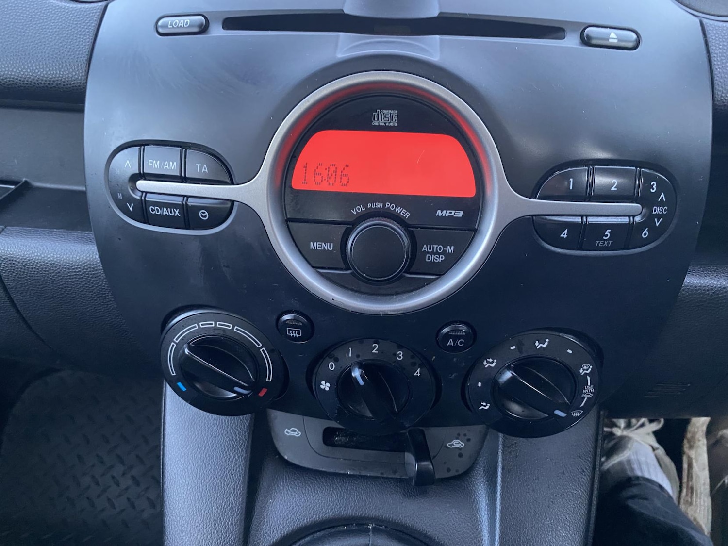 Used Mazda Mazda2 2010 for sale - 77205047: Photo 20