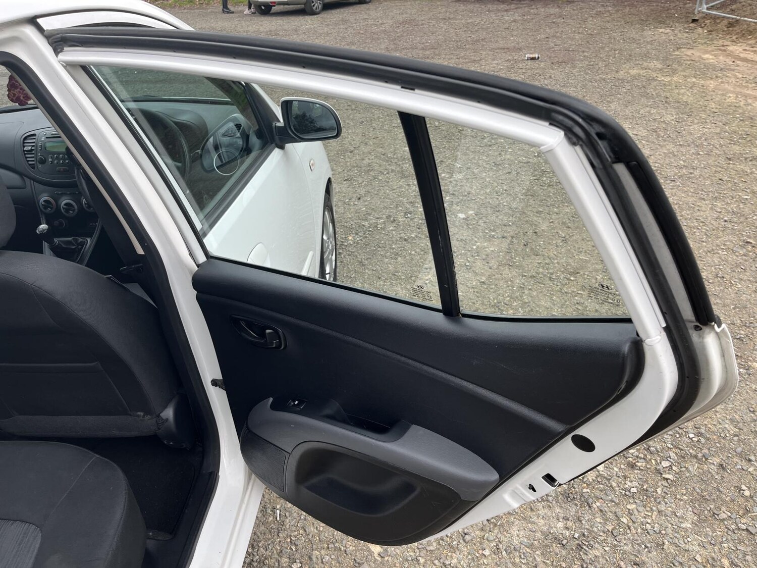 Used Hyundai i10 2014 for sale - 77682224: Photo 24