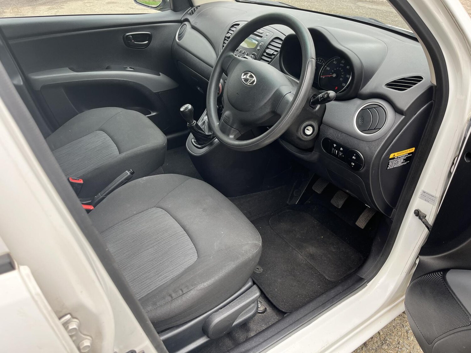 Used Hyundai i10 2014 for sale - 77682224: Photo 29