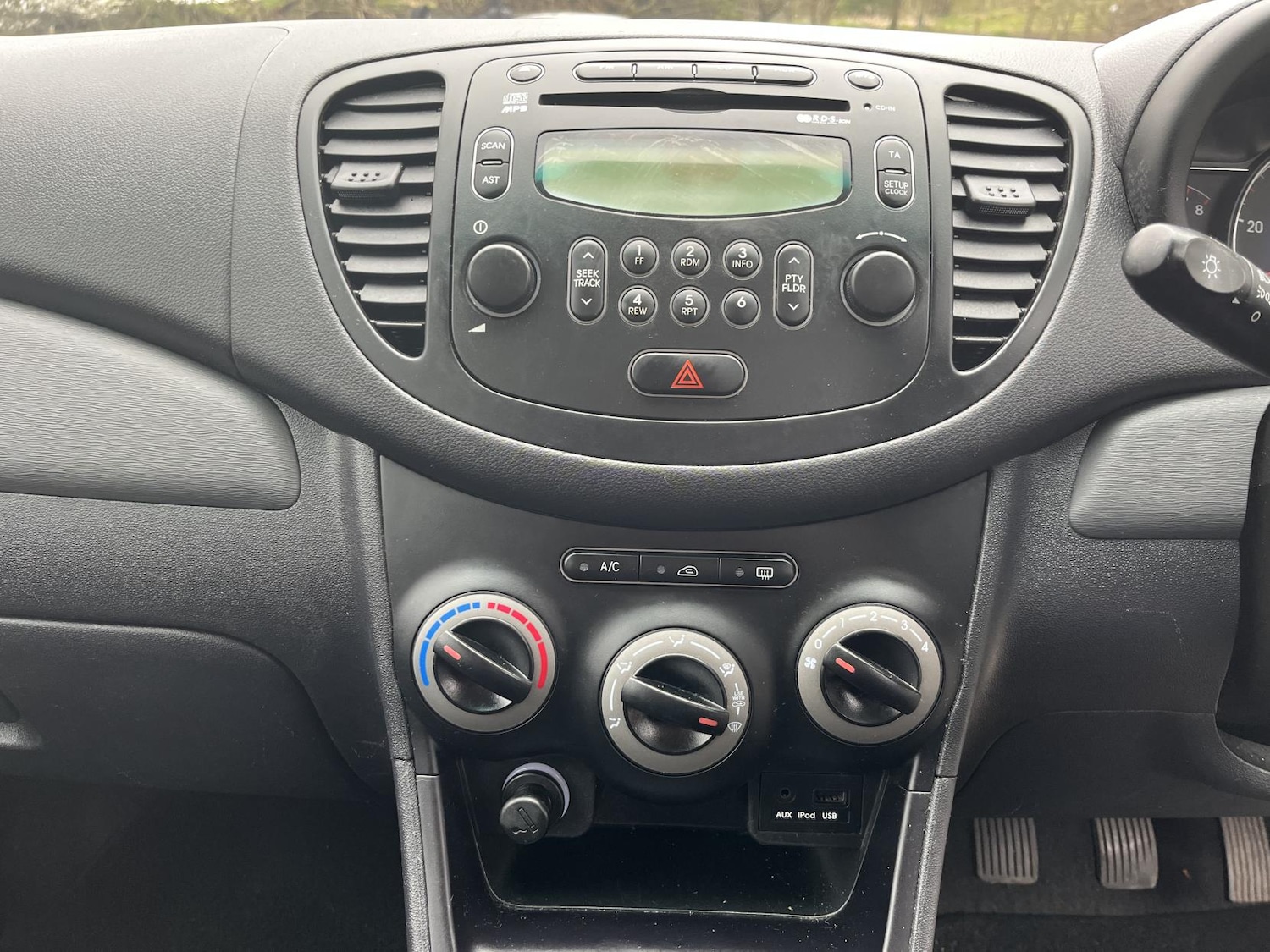 Used Hyundai i10 2014 for sale - 77682224: Photo 33