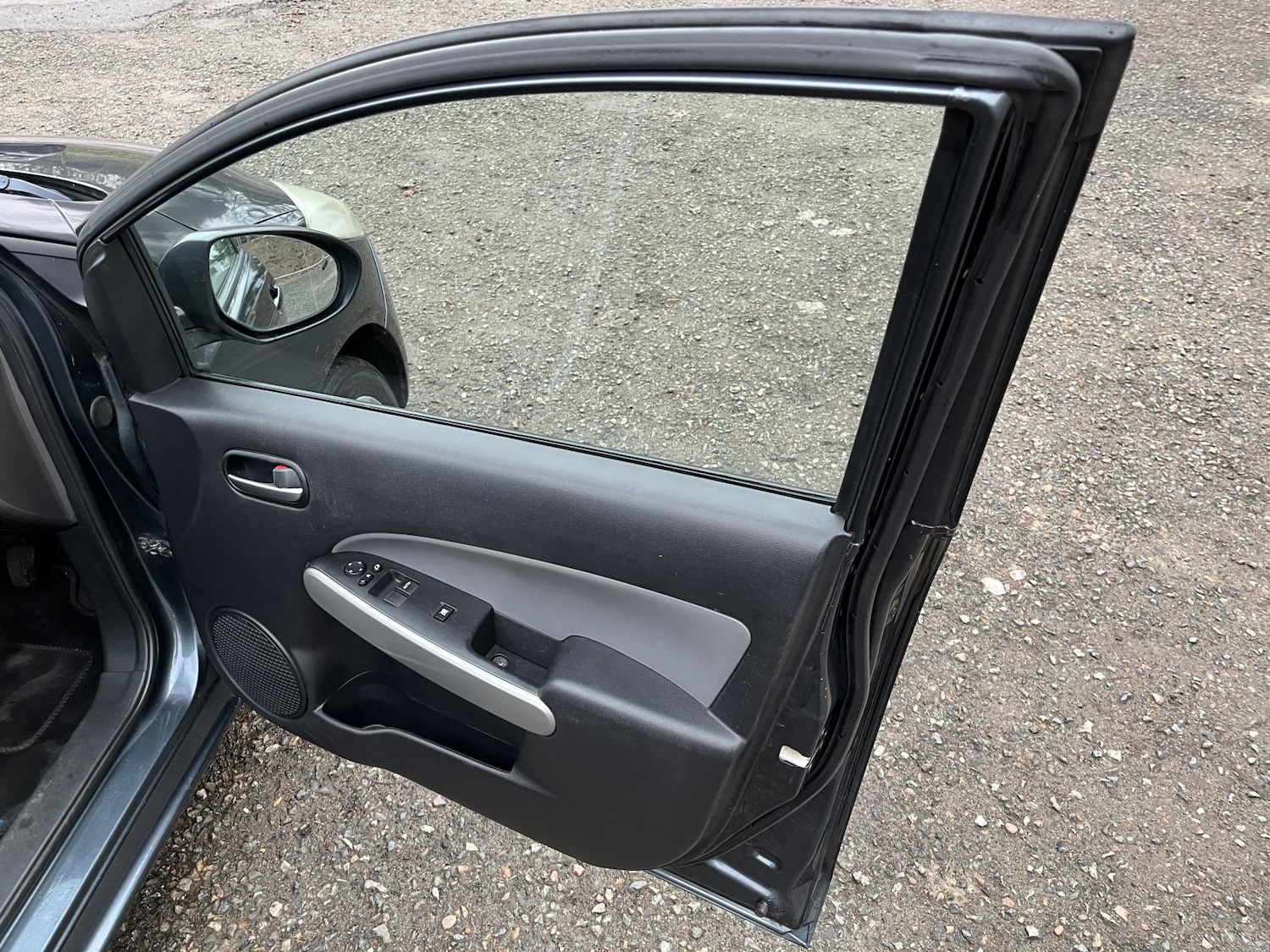 Used Mazda Mazda2 2010 for sale - 77289537: Photo 26