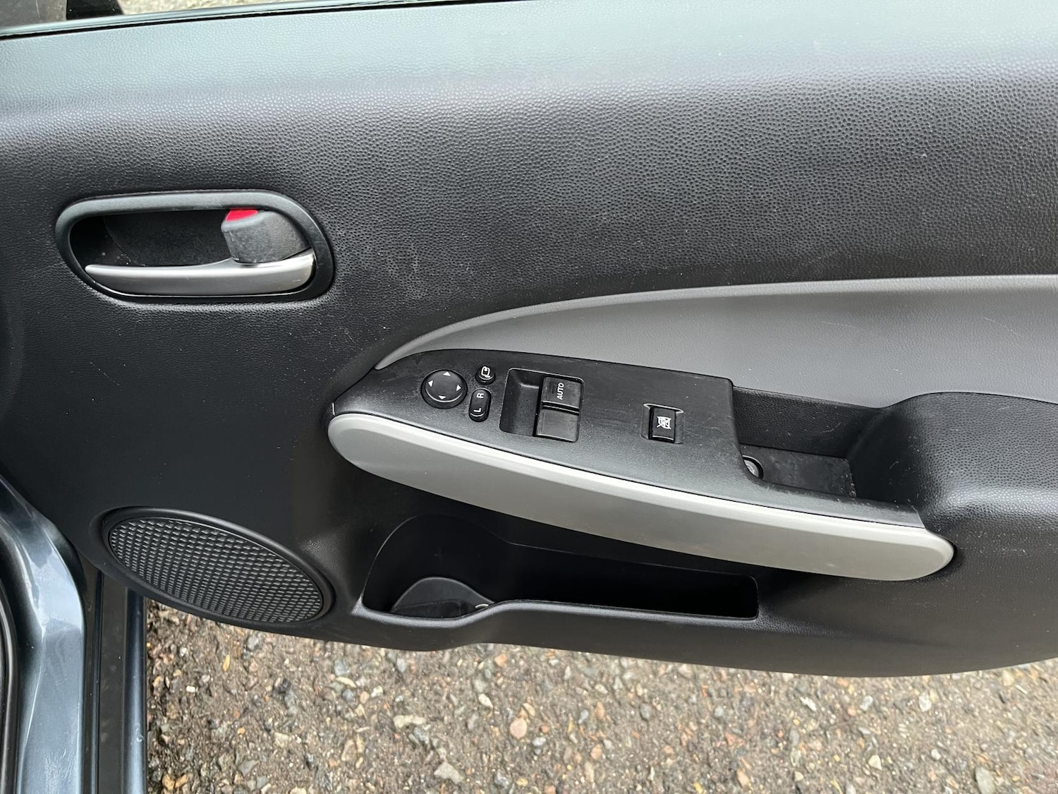 Used Mazda Mazda2 2010 for sale - 77289537: Photo 27