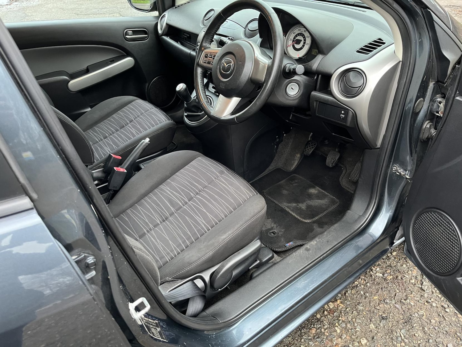 Used Mazda Mazda2 2010 for sale - 77289537: Photo 34