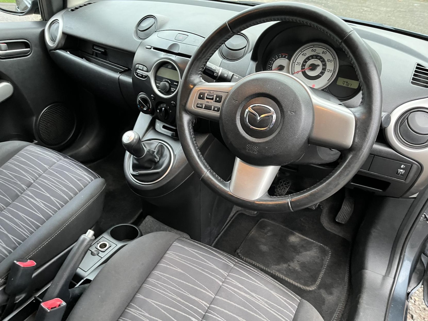 Used Mazda Mazda2 2010 for sale - 77289537: Photo 36