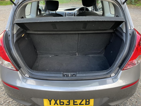 Used Hyundai i20 2013 for sale - 76306119: Photo 14