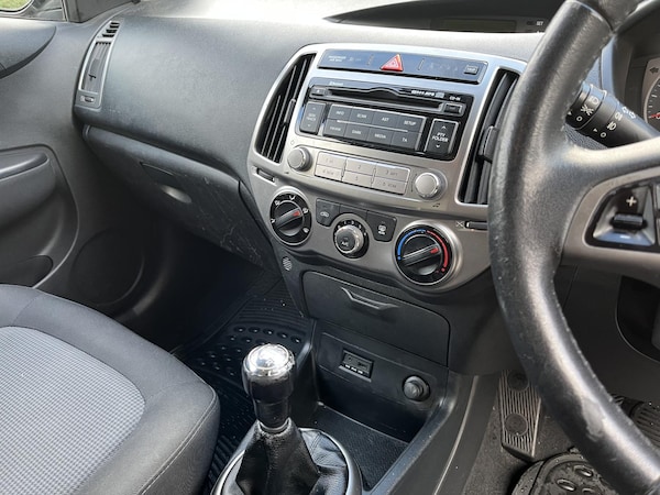 Used Hyundai i20 2013 for sale - 76306119: Photo 26