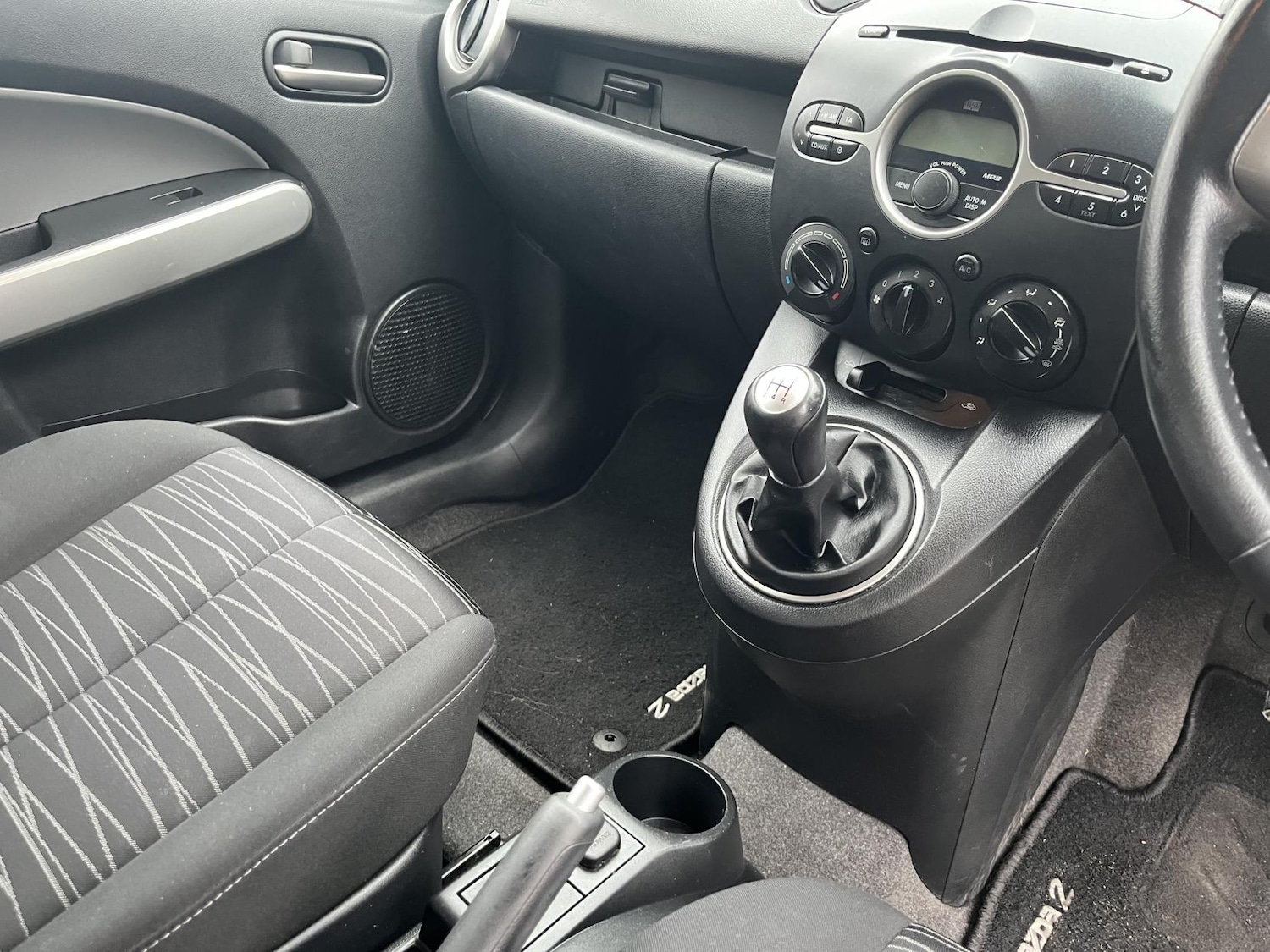 Used Mazda Mazda2 2010 for sale - 77329554: Photo 33