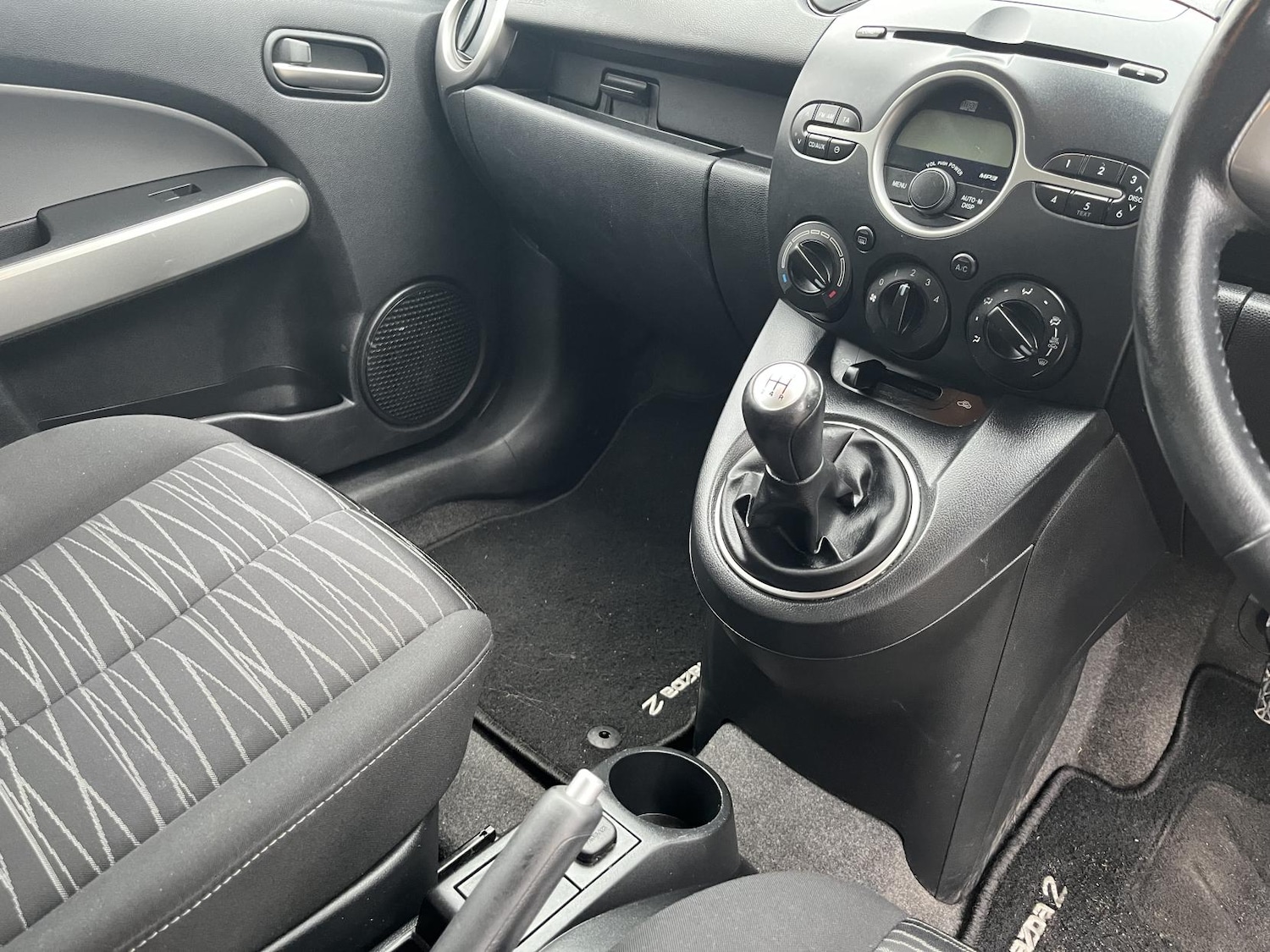 Used Mazda Mazda2 2010 for sale - 77329554: Photo 34