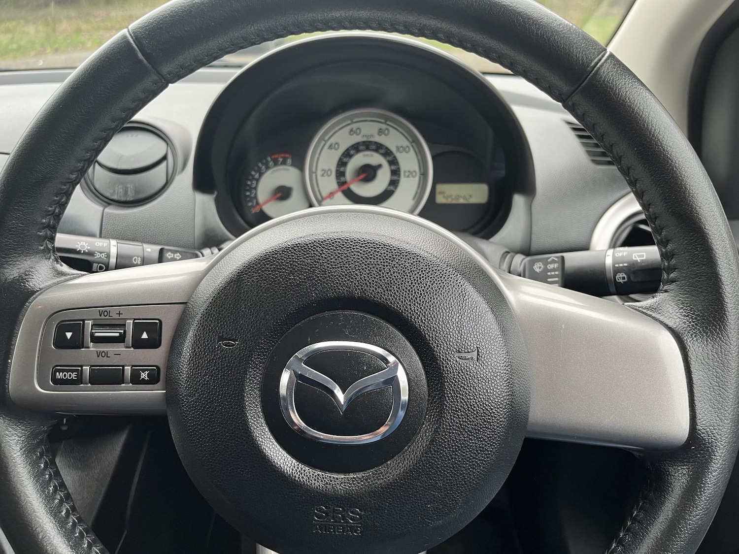 Used Mazda Mazda2 2010 for sale - 77329554: Photo 36