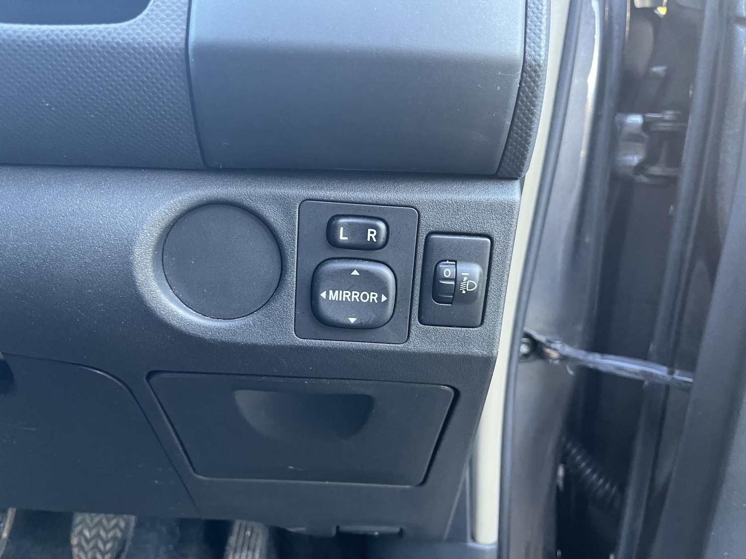 Used Toyota Yaris 2010 for sale - 76571943: Photo 31