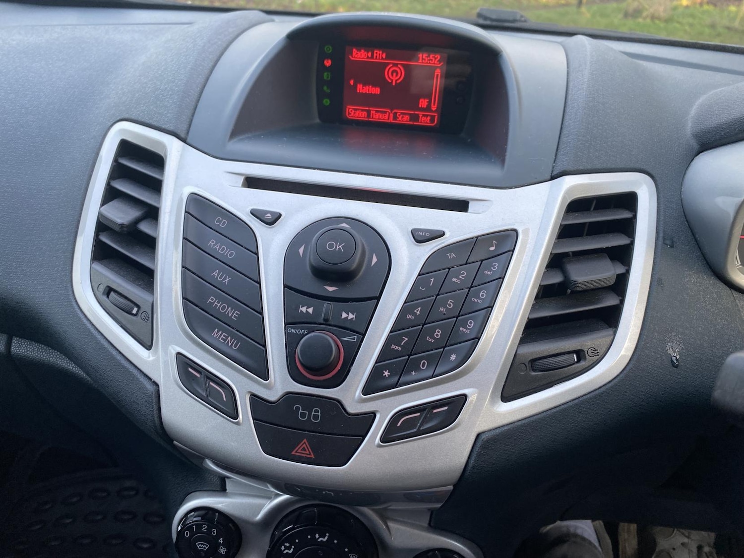 Used Ford Fiesta 2011 for sale - 77409926: Photo 15