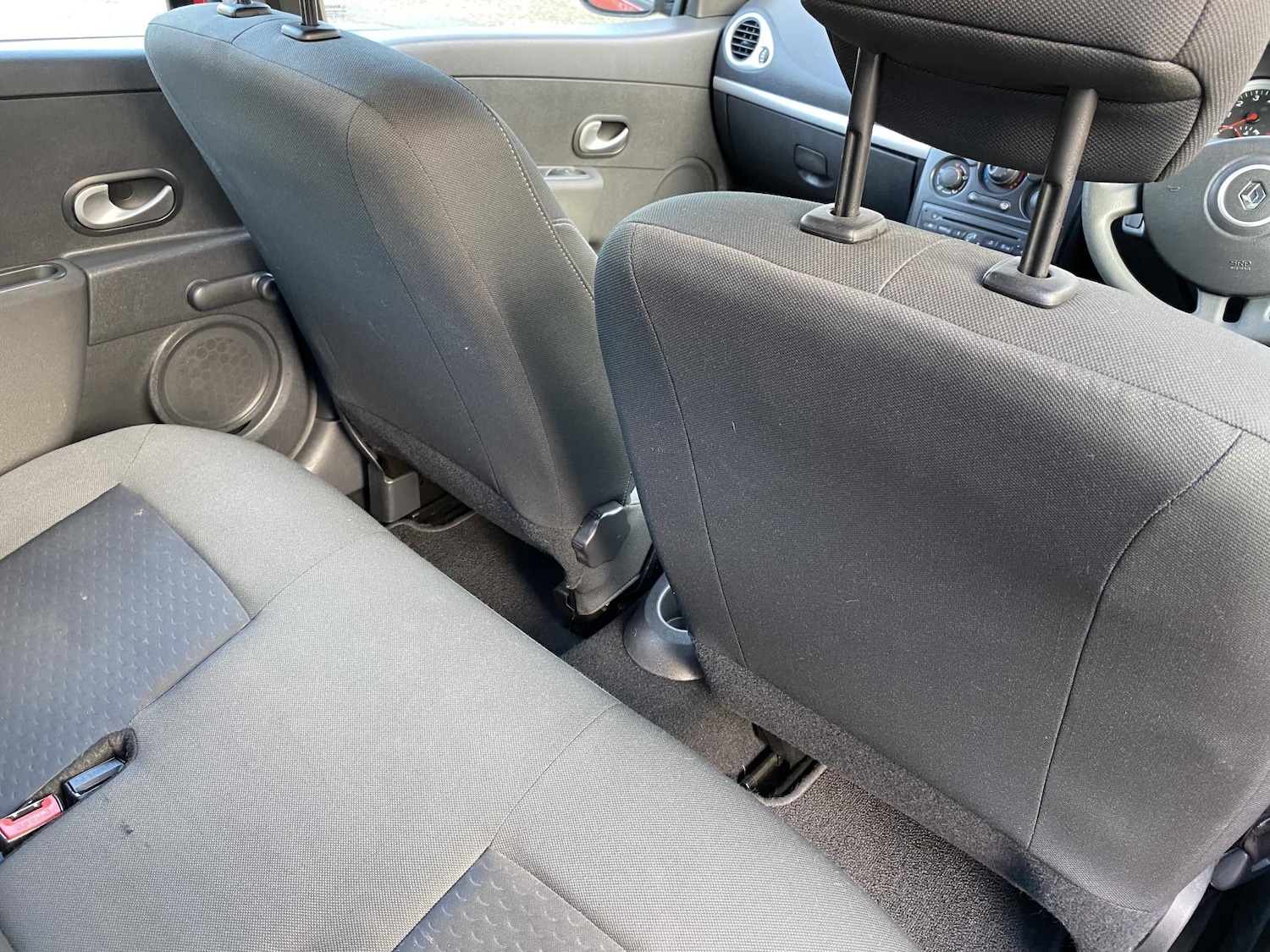 Used Renault Clio 2010 for sale - 77228507: Photo 11