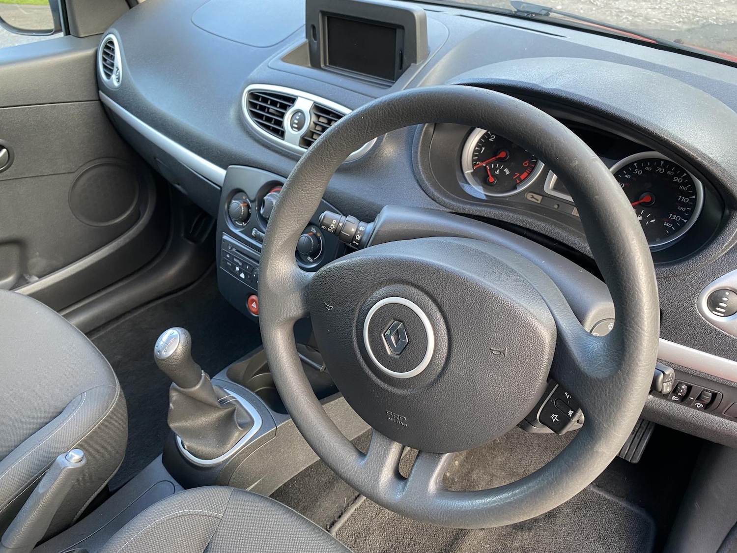 Used Renault Clio 2010 for sale - 77228507: Photo 13