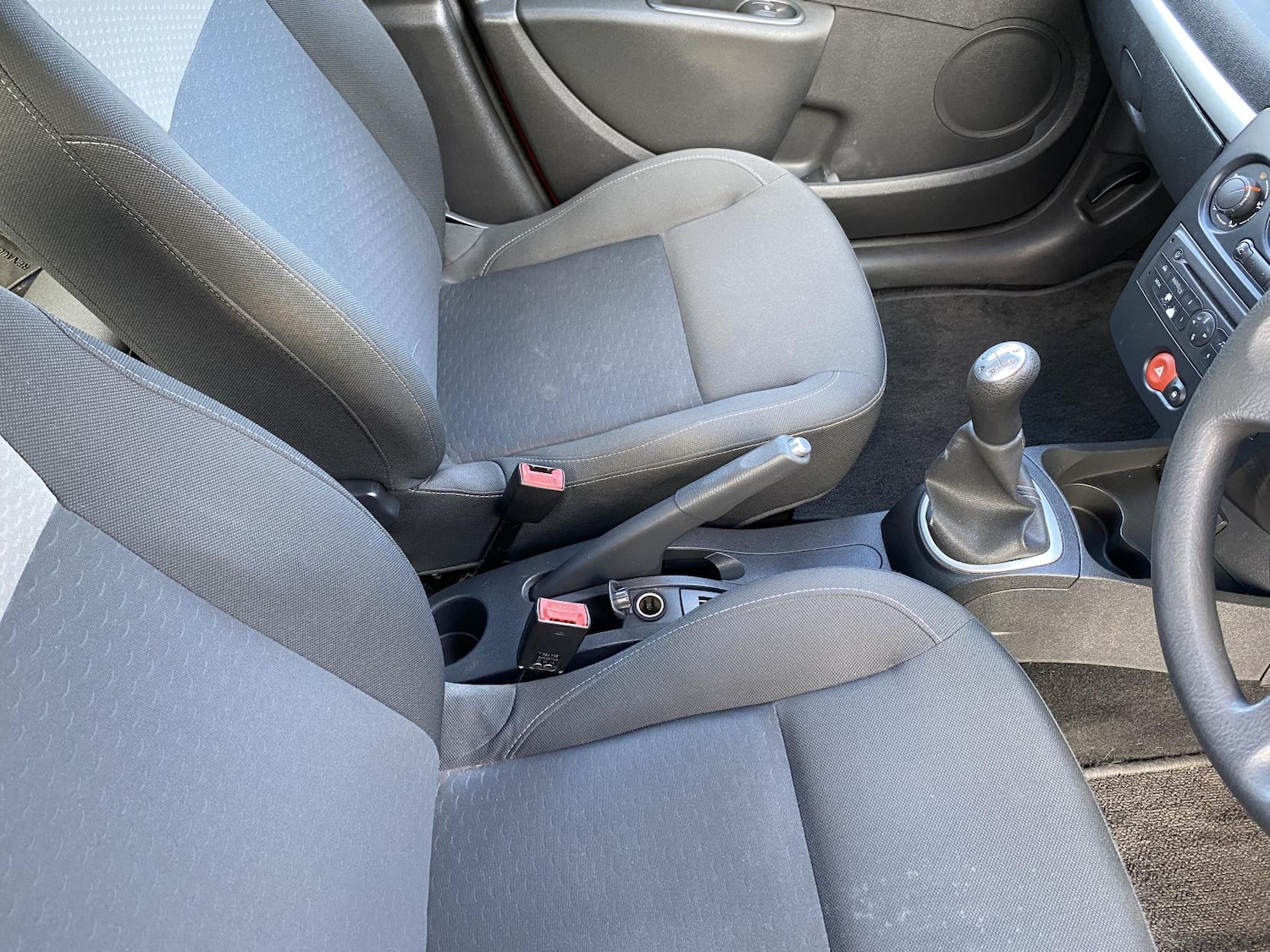 Used Renault Clio 2010 for sale - 77228507: Photo 15