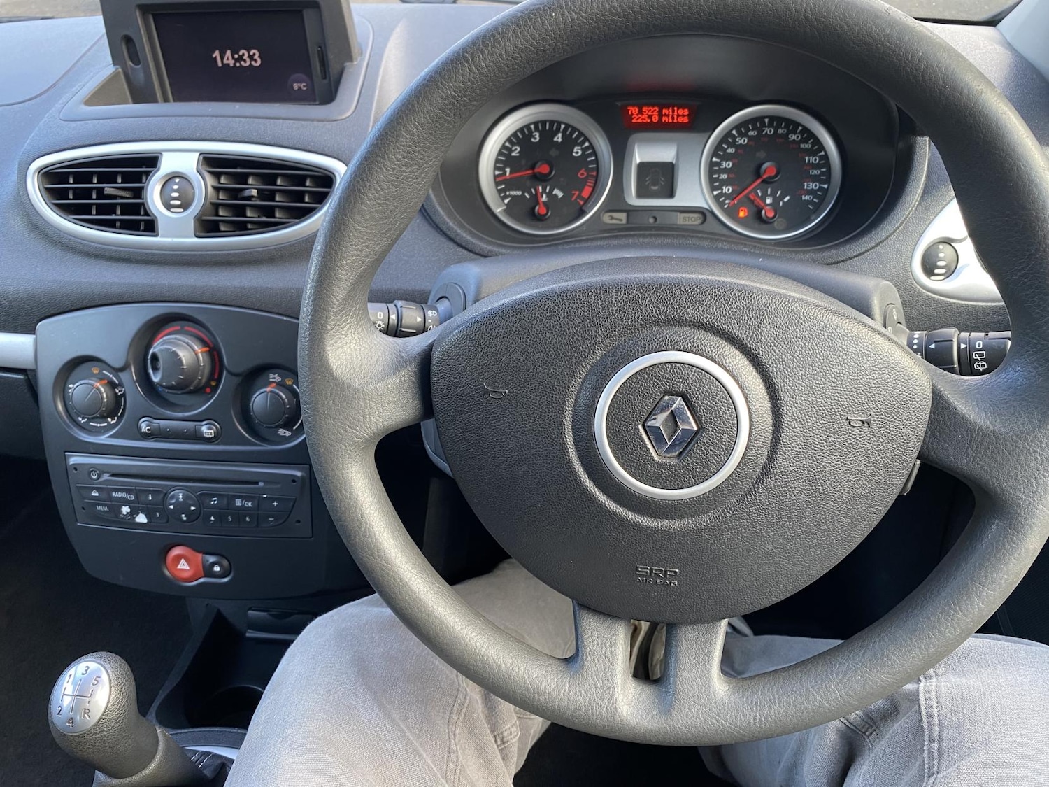 Used Renault Clio 2010 for sale - 77228507: Photo 17