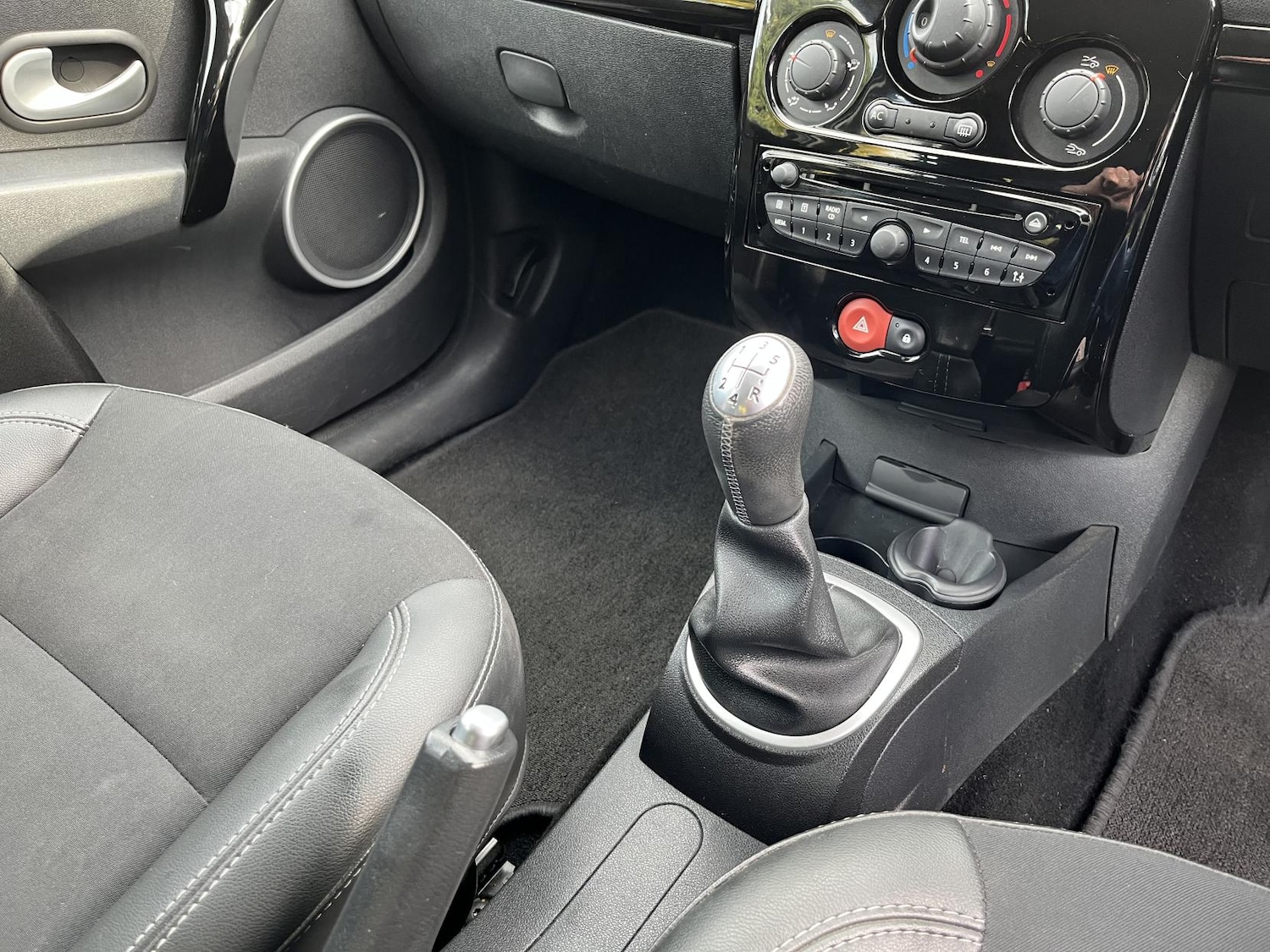 Used Renault Clio 2012 for sale - 76397292: Photo 16