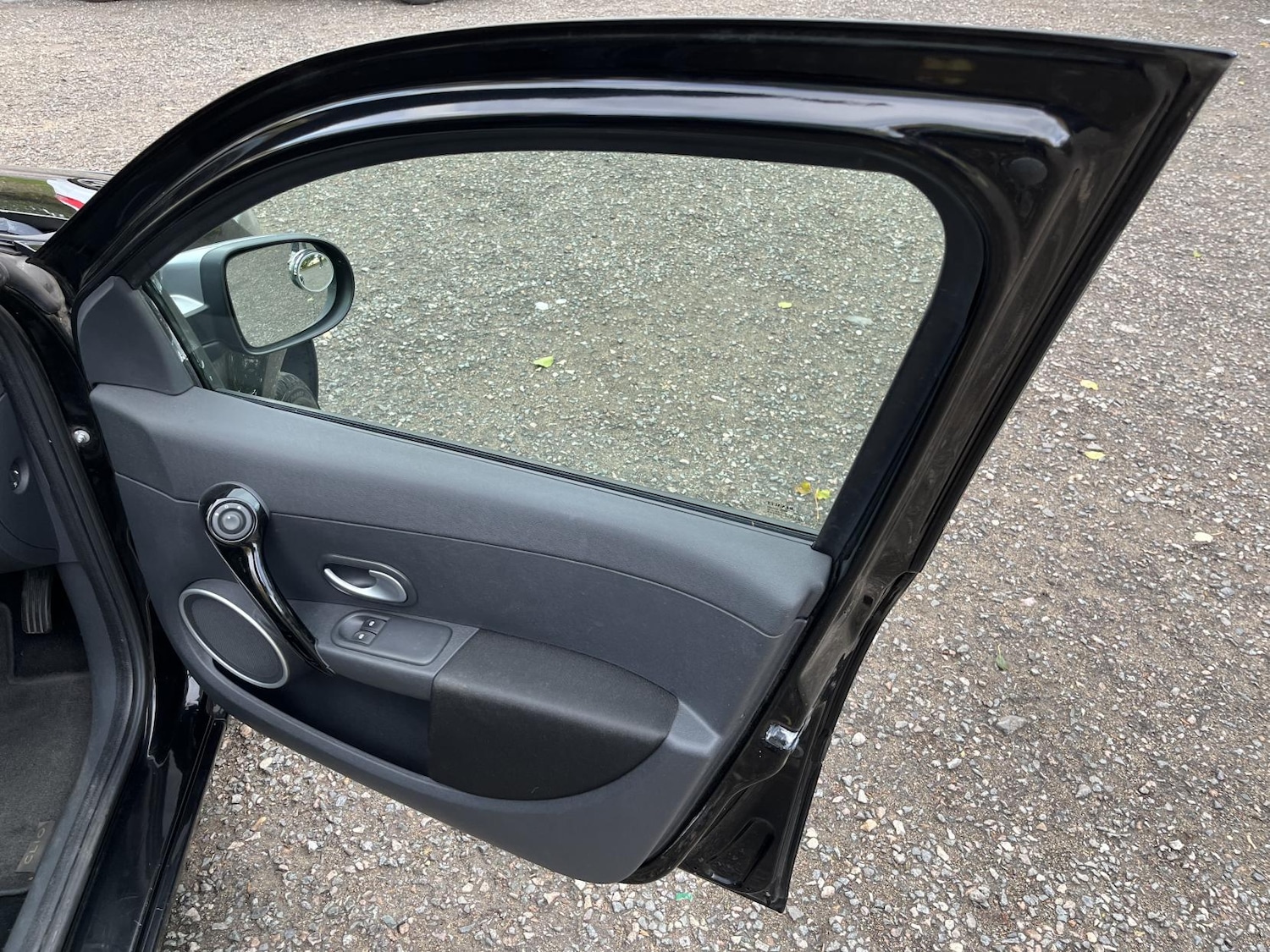 Used Renault Clio 2012 for sale - 76397292: Photo 29