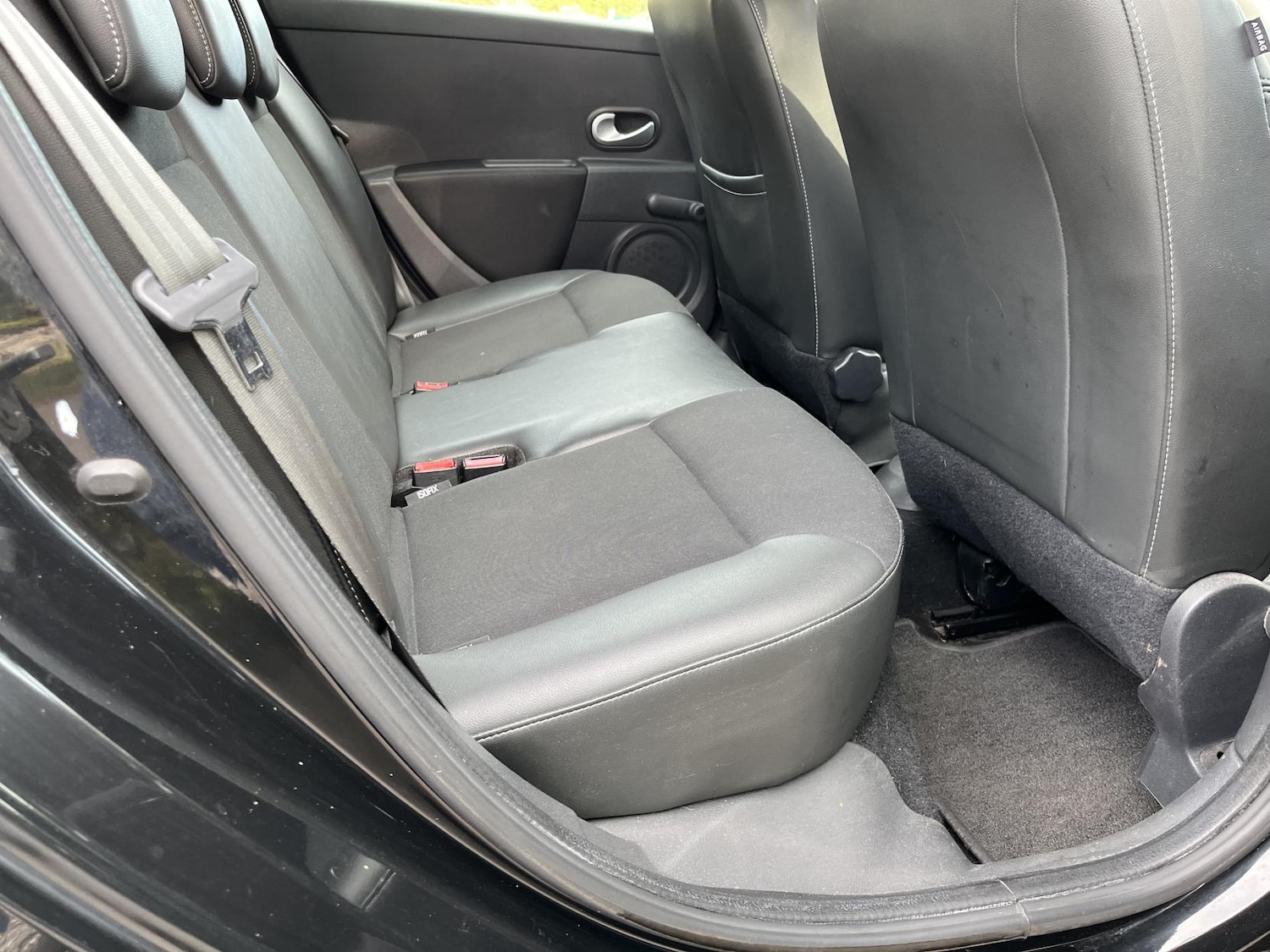 Used Renault Clio 2012 for sale - 76397292: Photo 32