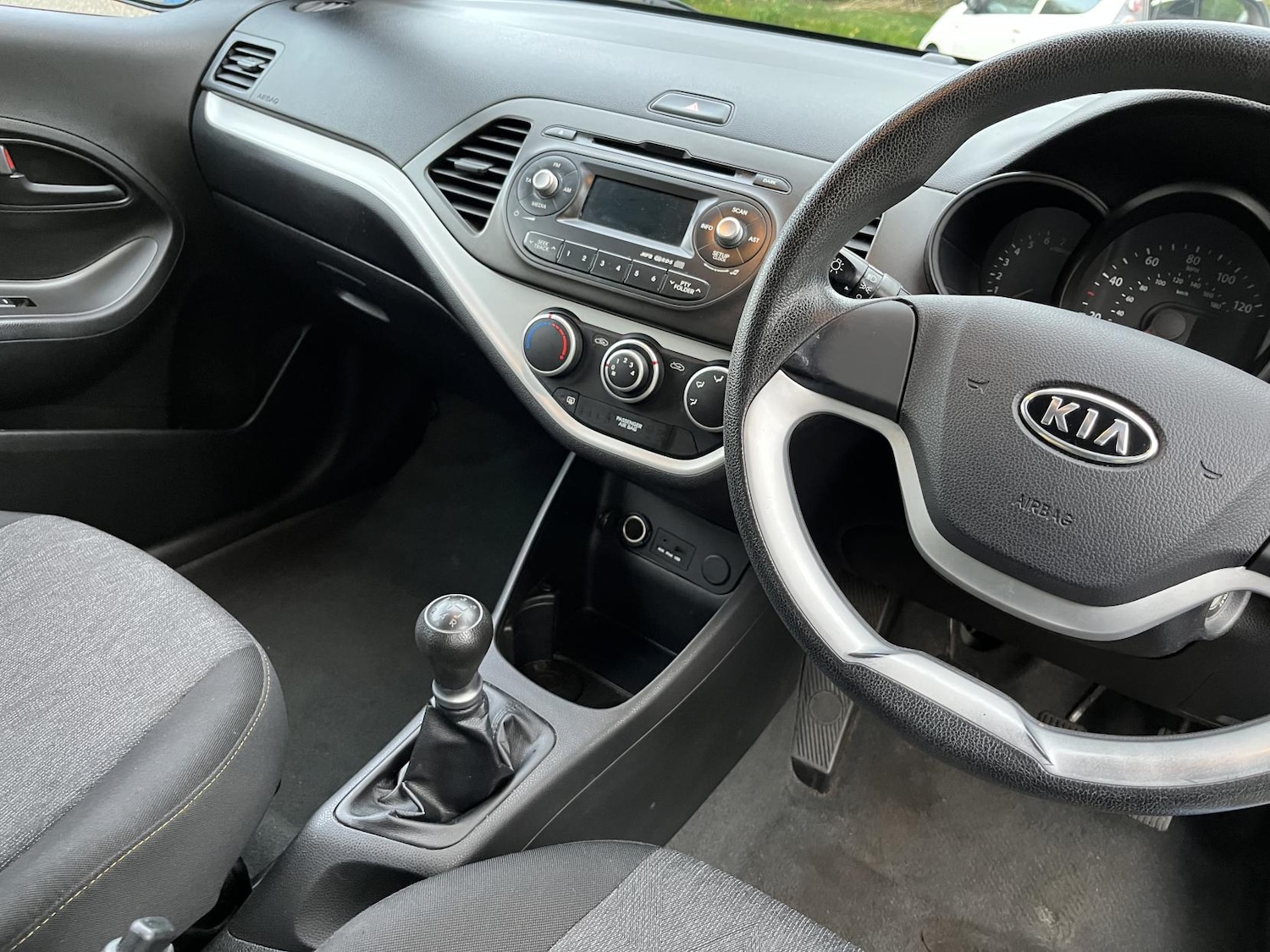 Used Kia Picanto 2011 for sale - 76352663: Photo 30