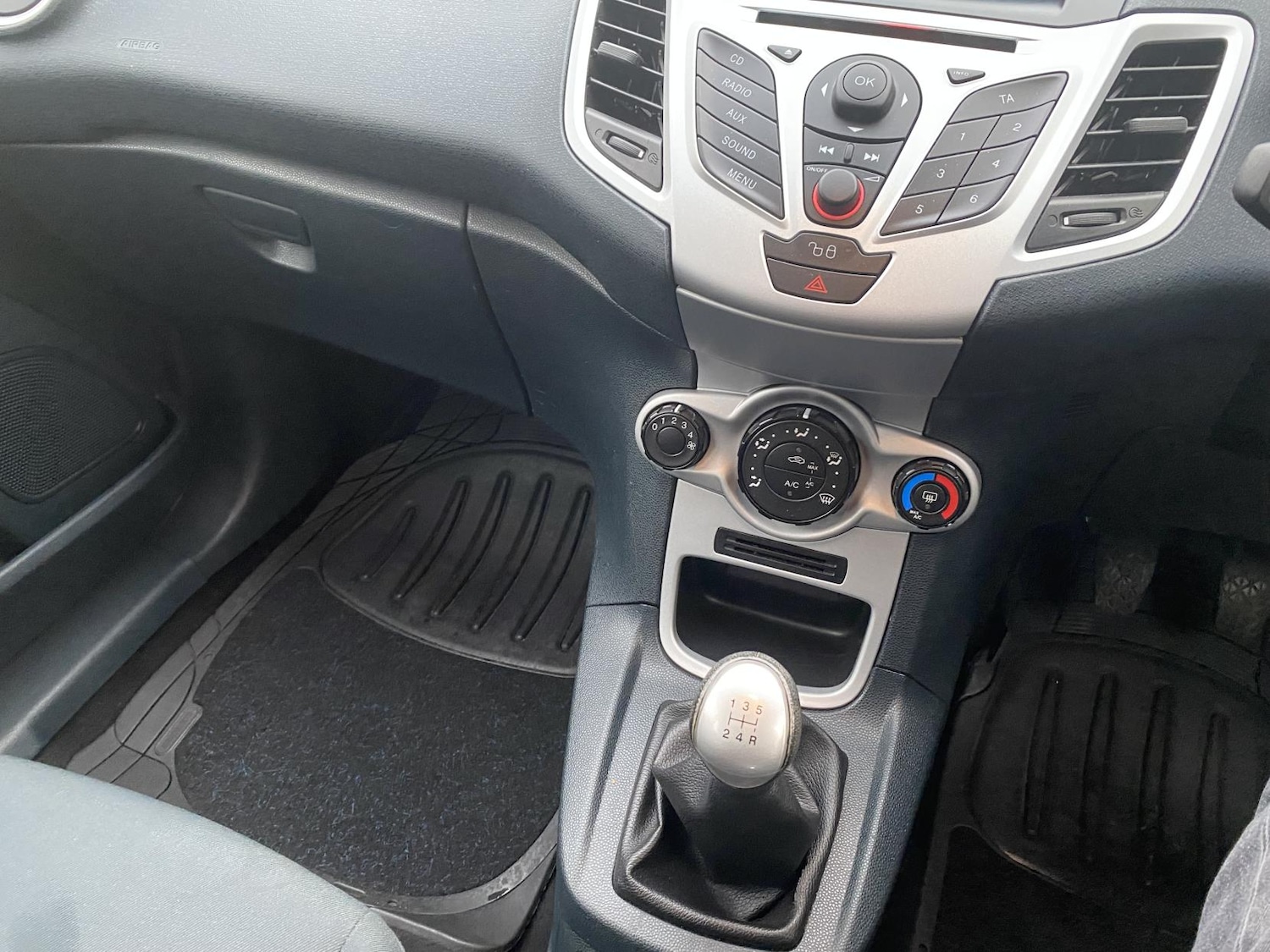 Used Ford Fiesta 2011 for sale - 76731138: Photo 14