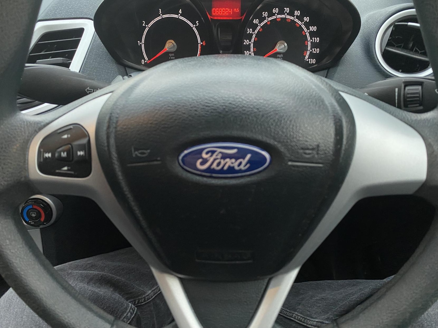 Used Ford Fiesta 2011 for sale - 76731138: Photo 25