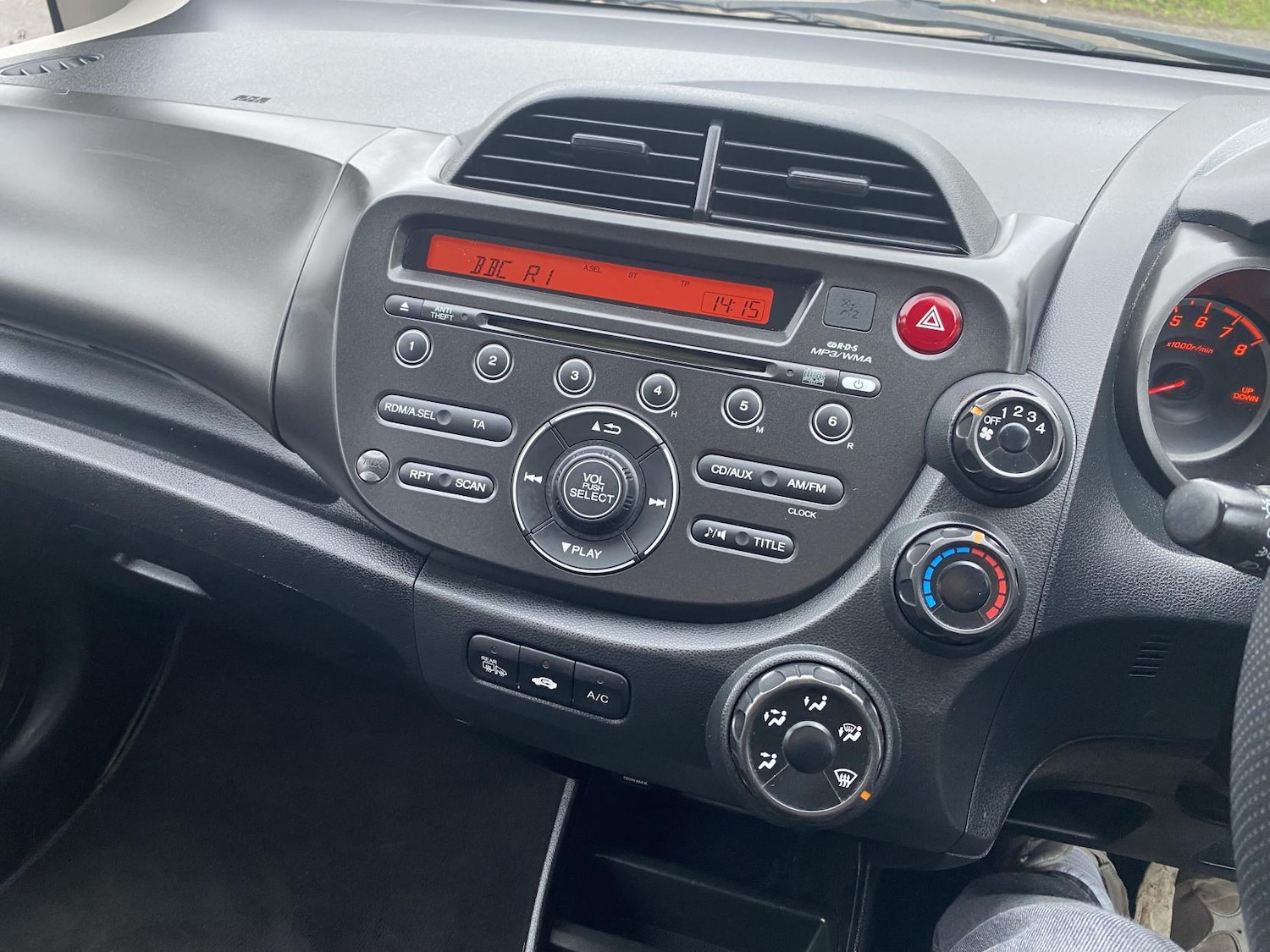 Used Honda Jazz 2011 for sale - 77289554: Photo 35