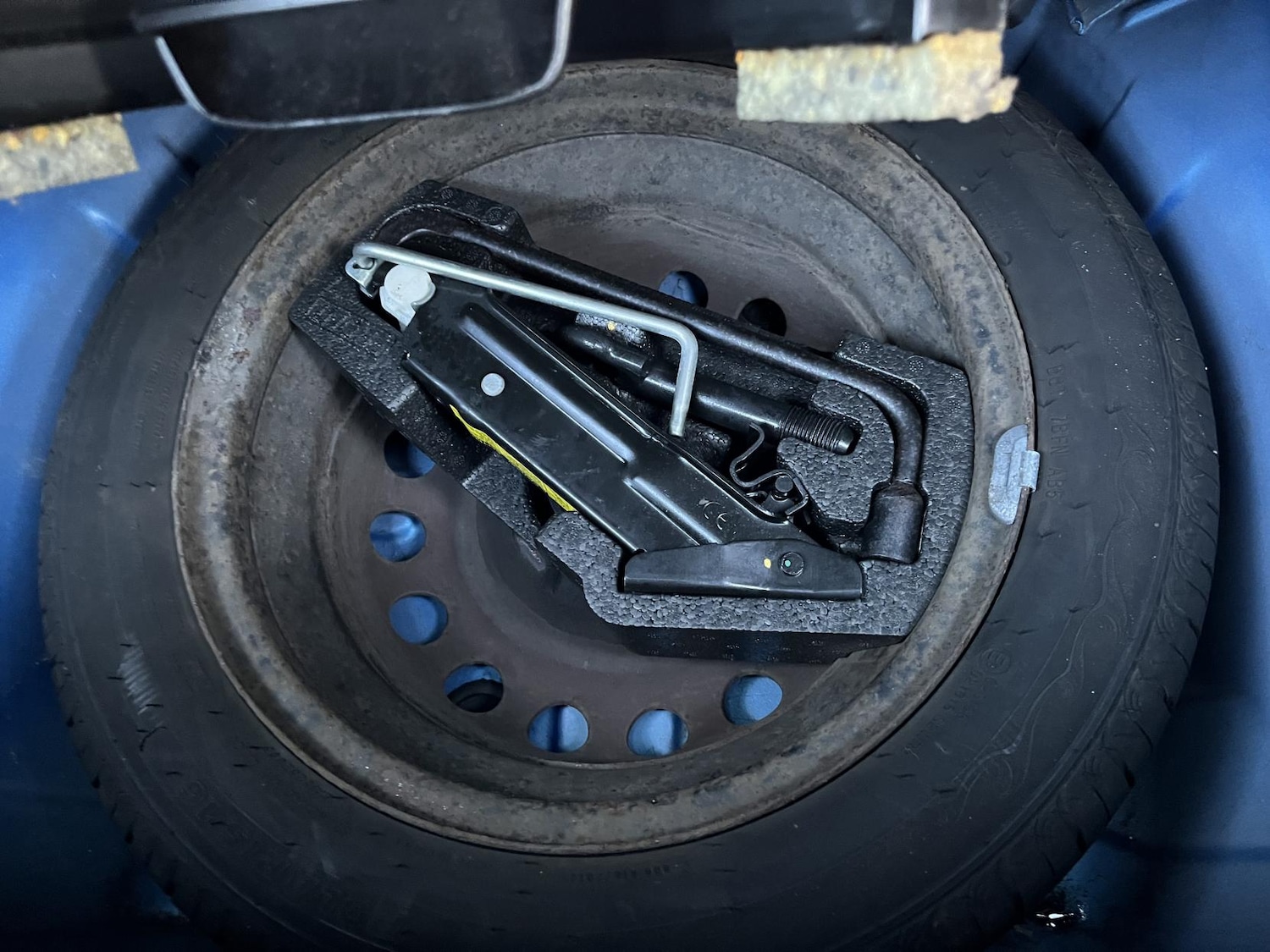 Used Toyota AYGO 2010 for sale - 77228519: Photo 15