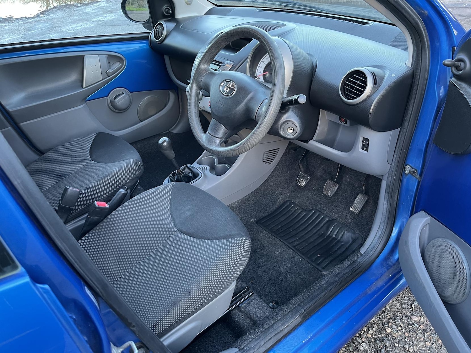 Used Toyota AYGO 2010 for sale - 77228519: Photo 28