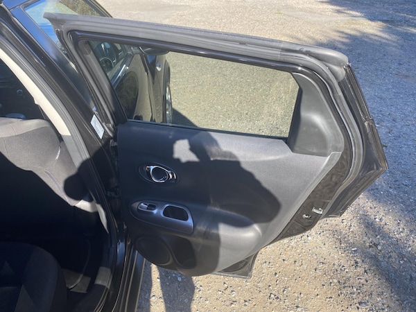 Used Nissan Juke 2011 for sale - 76213738: Photo 38