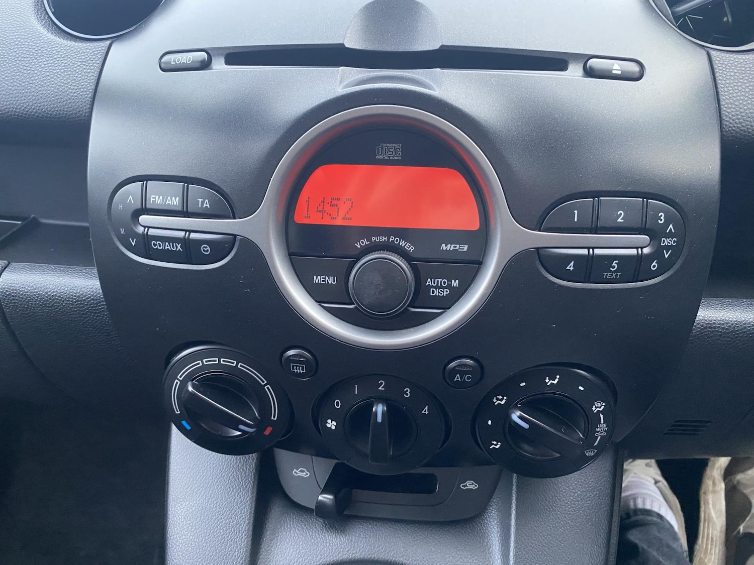 Used Mazda Mazda2 2010 for sale - 77118894: Photo 31