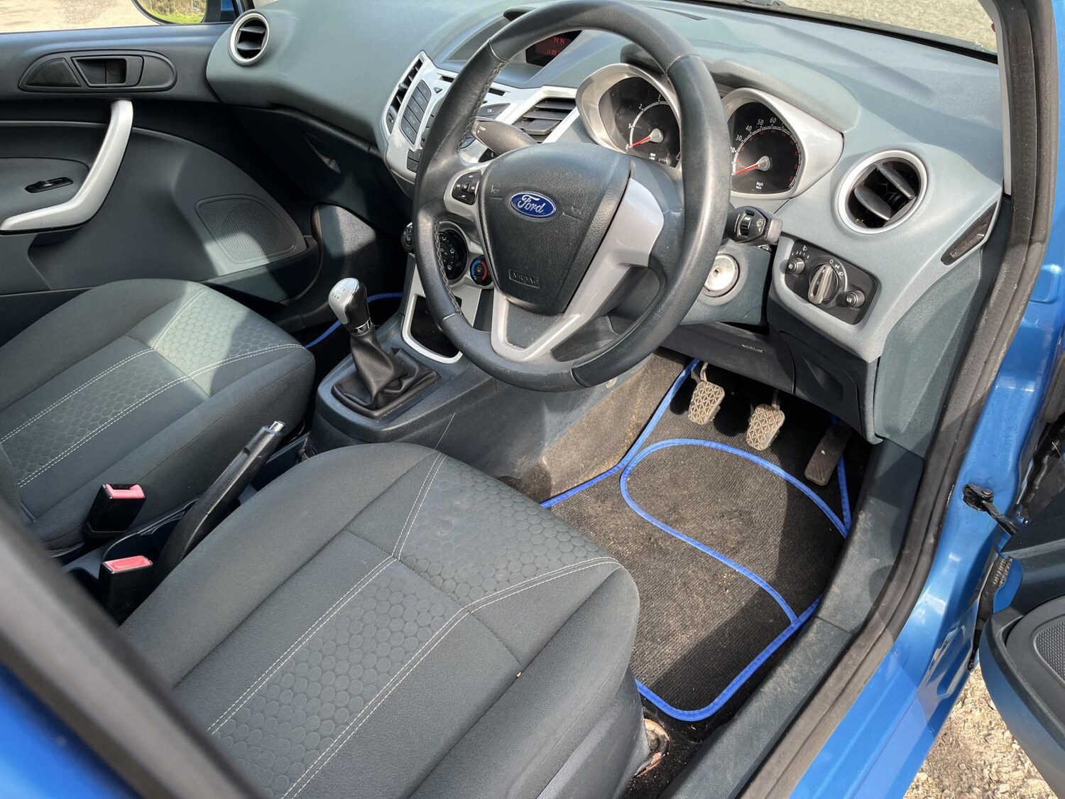 Used Ford Fiesta 2010 for sale - 77848302: Photo 14