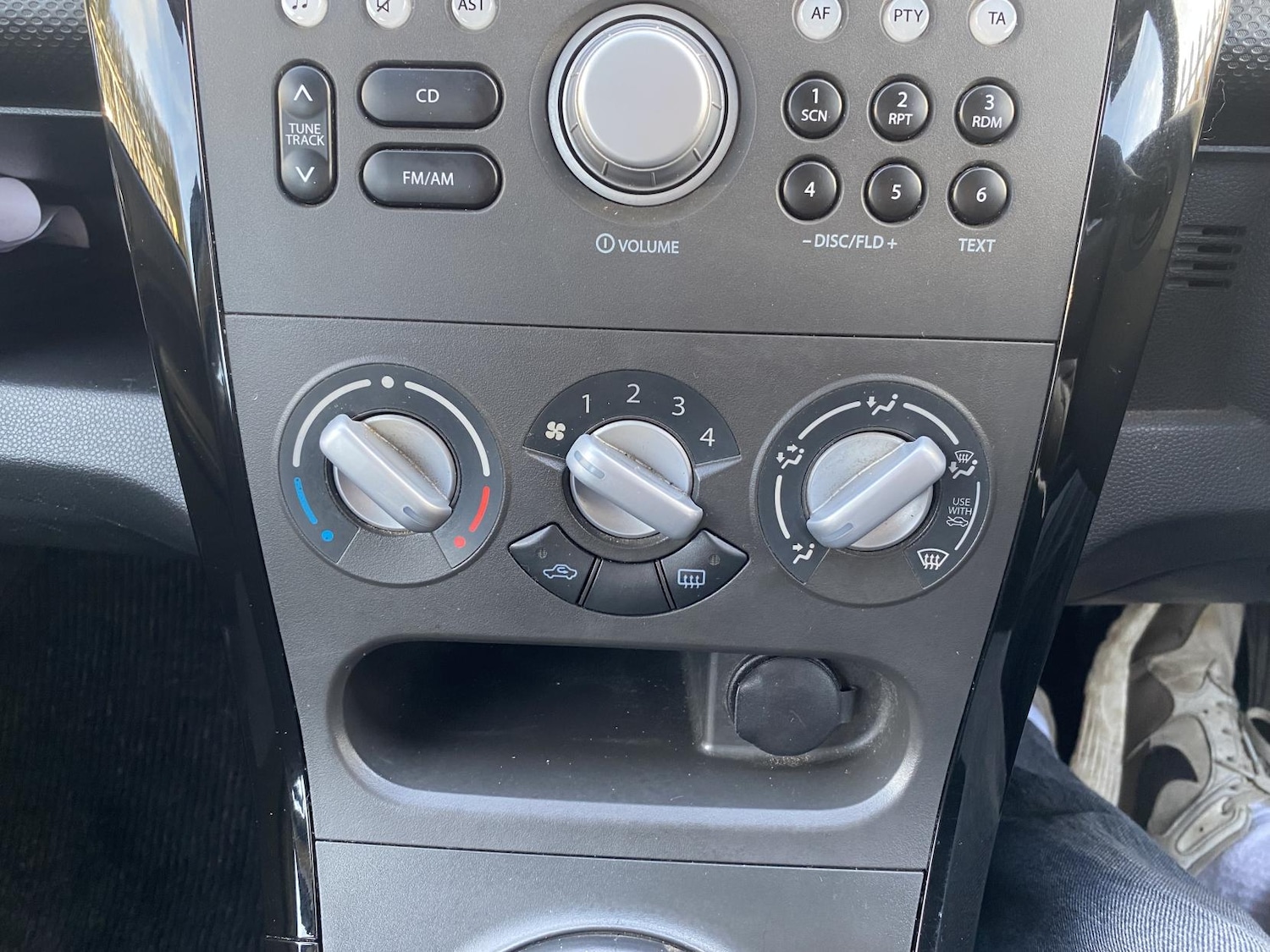 Used Suzuki Splash 2014 for sale - 76922307: Photo 39