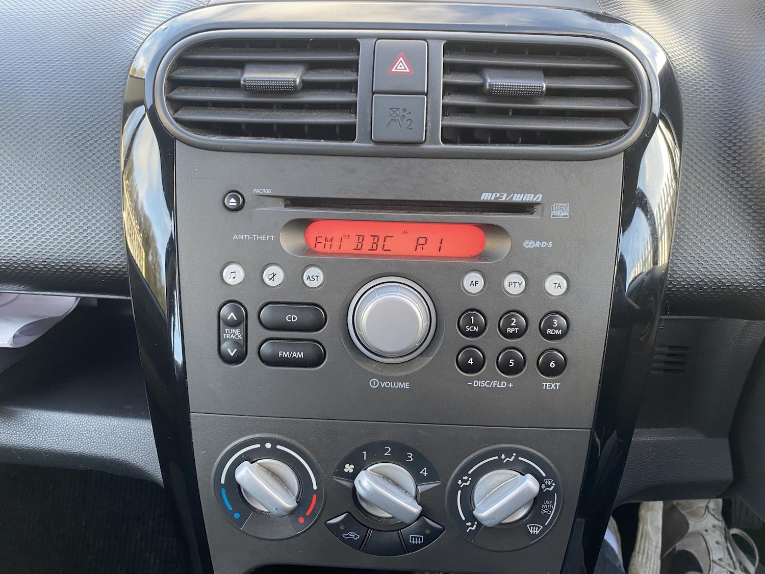 Used Suzuki Splash 2014 for sale - 76922307: Photo 40