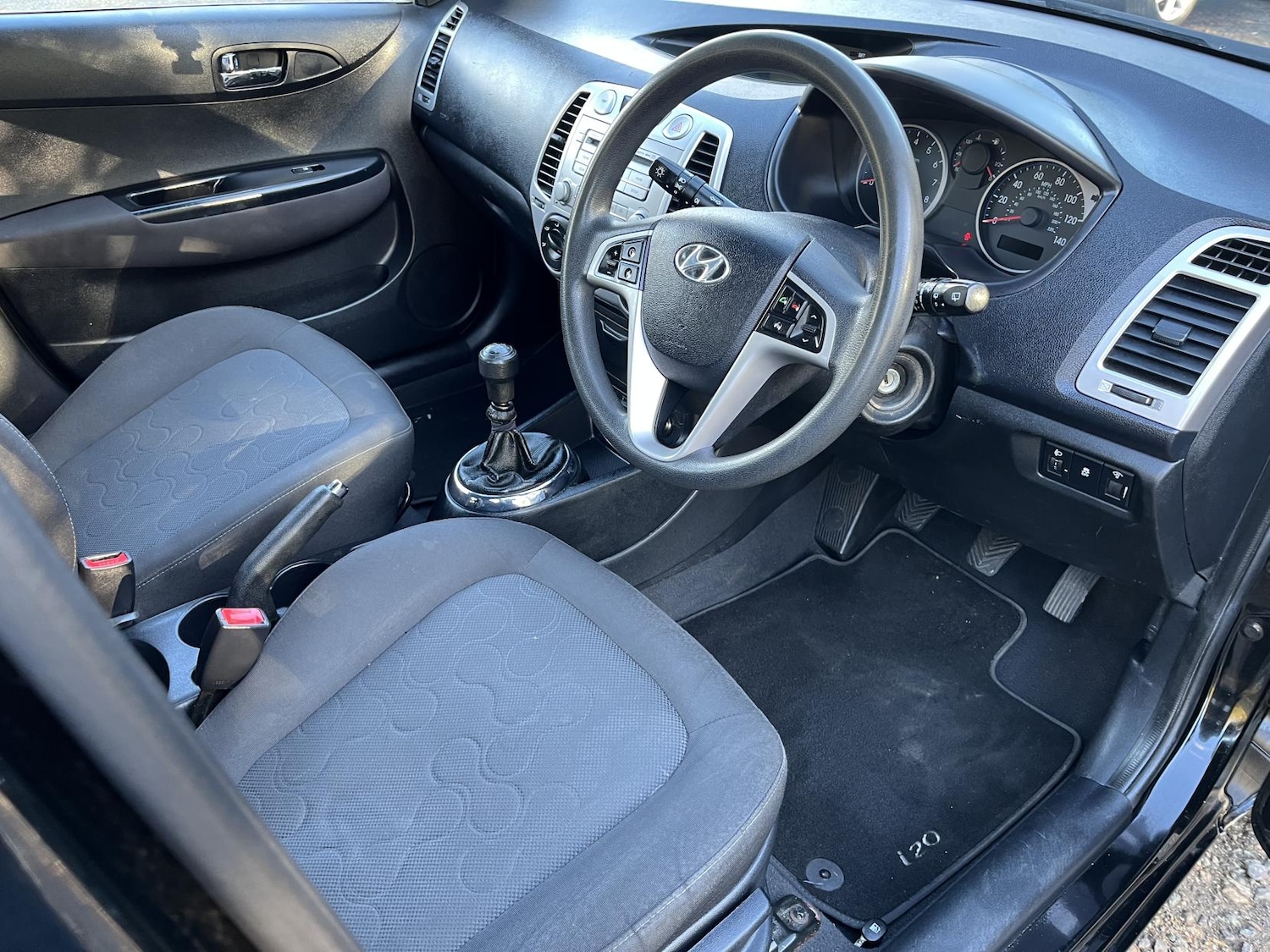 Used Hyundai i20 2011 for sale - 76643878: Photo 29