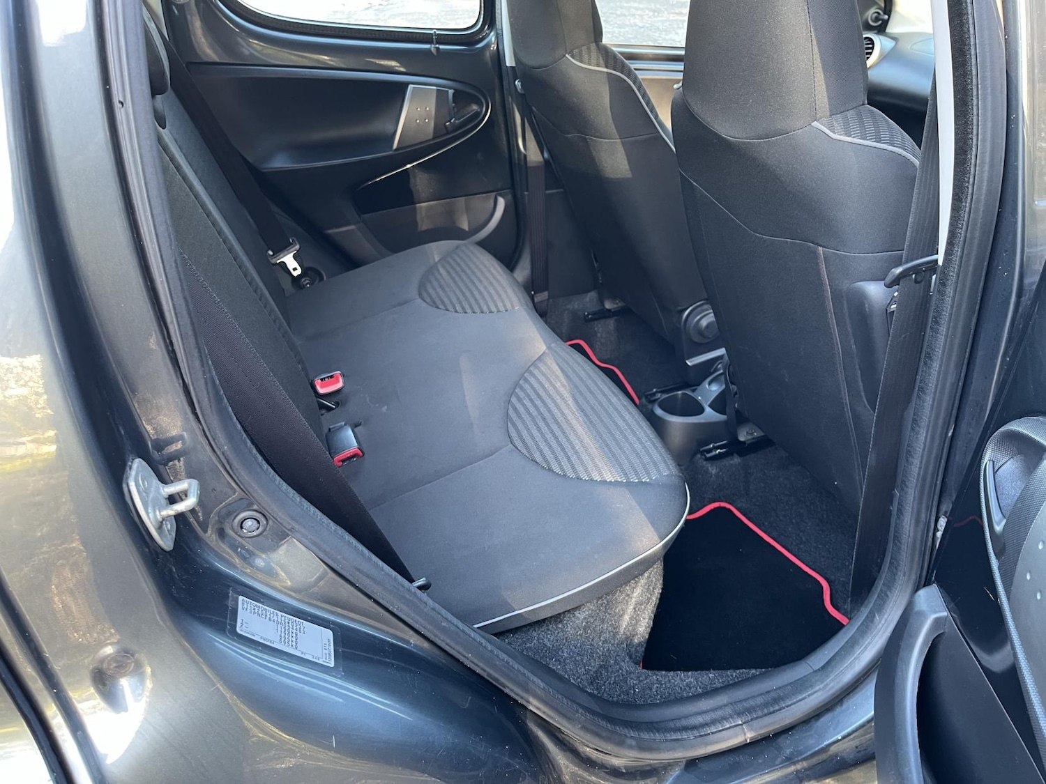 Used Peugeot 107 2014 for sale - 76782131: Photo 26