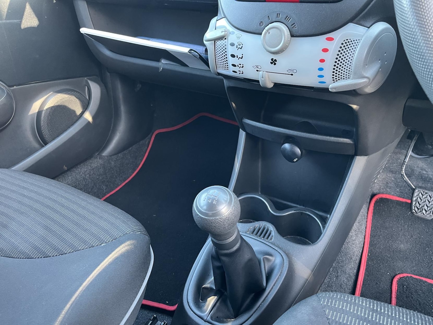 Used Peugeot 107 2014 for sale - 76782131: Photo 32