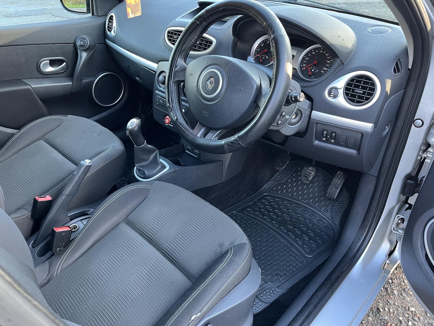 Used Renault Clio 2009 for sale - 77228527: Photo 33