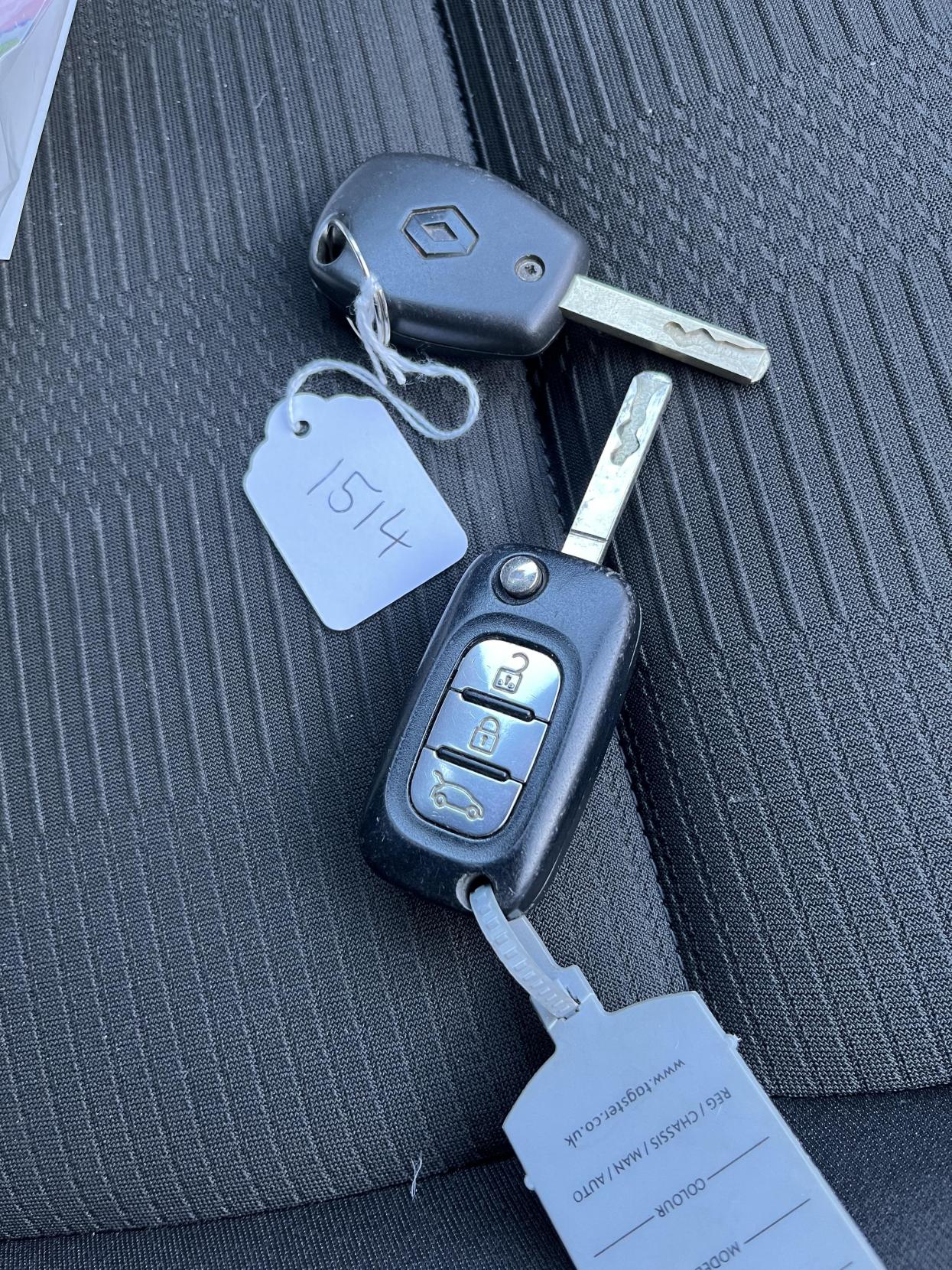 Used Renault Clio 2009 for sale - 77228527: Photo 40