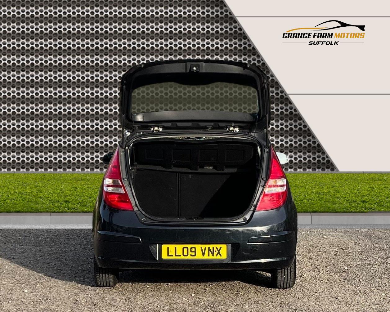 Used Hyundai i30 2009 for sale - 77975643: Photo 9